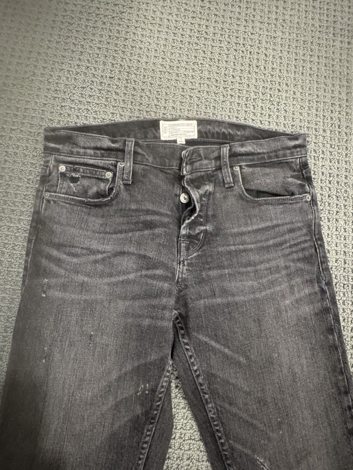 Current/Elliot Straight fit denim in granite. Size US 31 - 1 Thumbnail