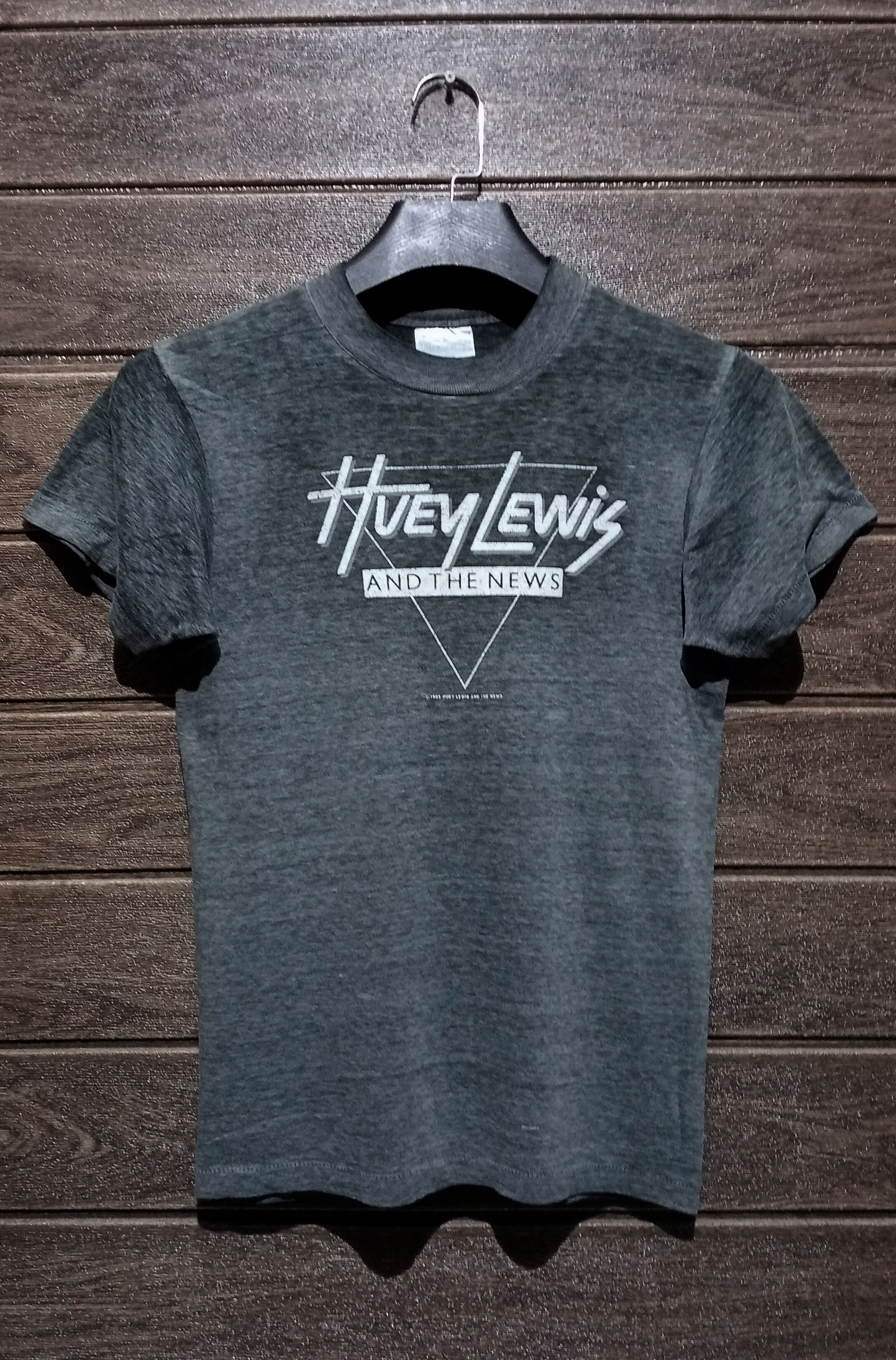 Band Tees × Vintage Vintage 1985 Huey Lewis and The News Tour '85 Tee Size US S / EU 44-46 / 1 - 1 Thumbnail