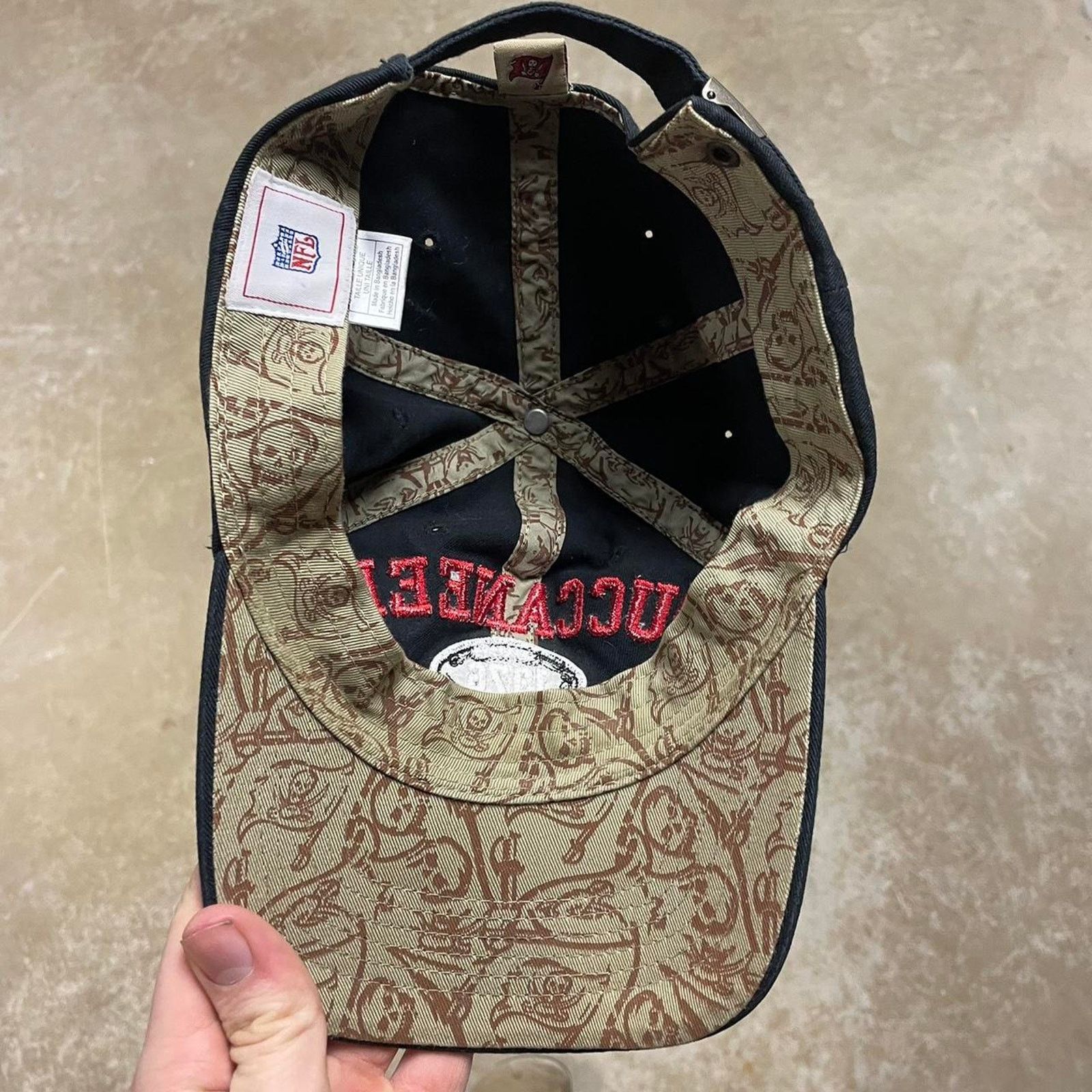 NFL NFL Tampa Bay Buccaneers black baseball cap Size ONE SIZE - 5 Thumbnail