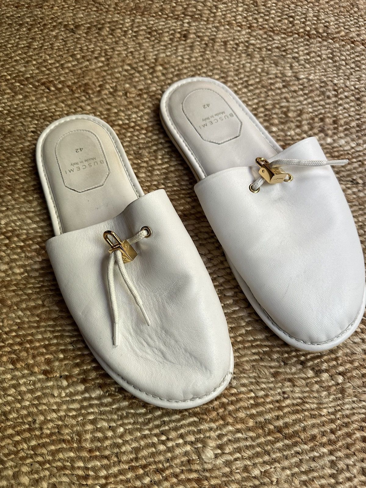 Buscemi Buscemi white leather hotel slippers Size US 9 / EU 42 - 1 Thumbnail