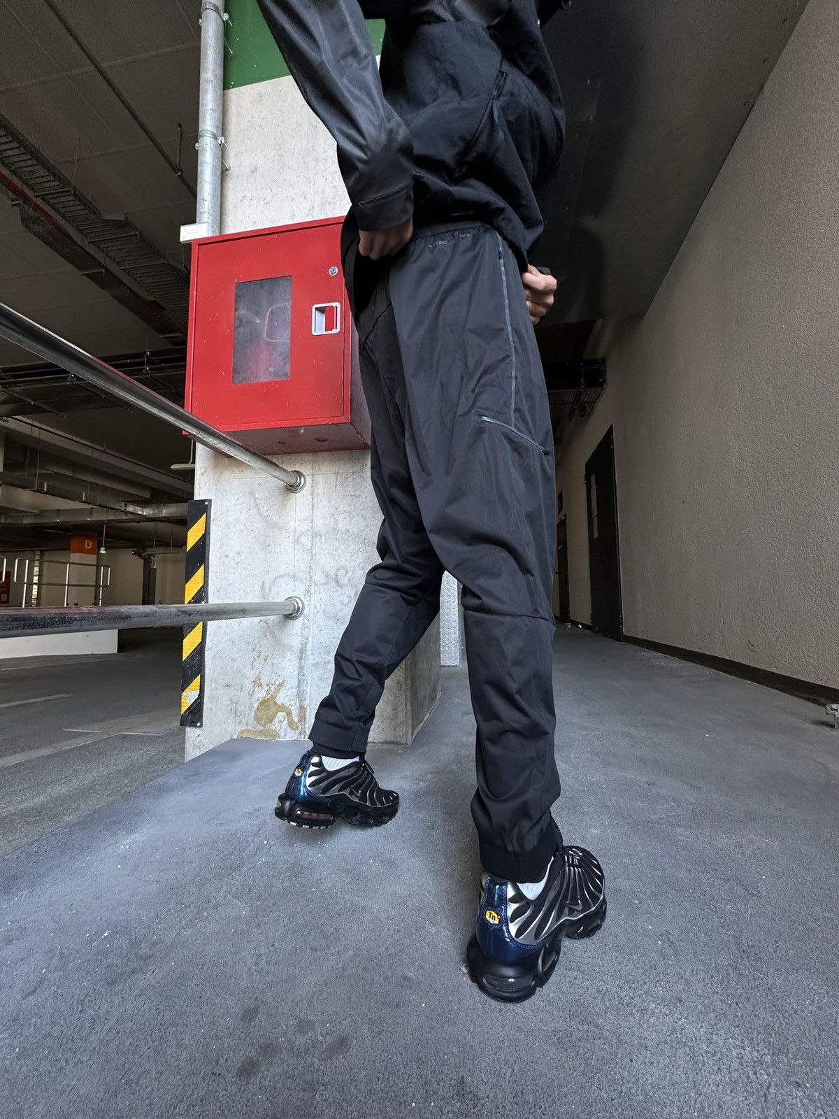 Nike Nike Running Devision track pants Storm Fit Adv reflective Size US 34 / EU 50 - 15 Thumbnail
