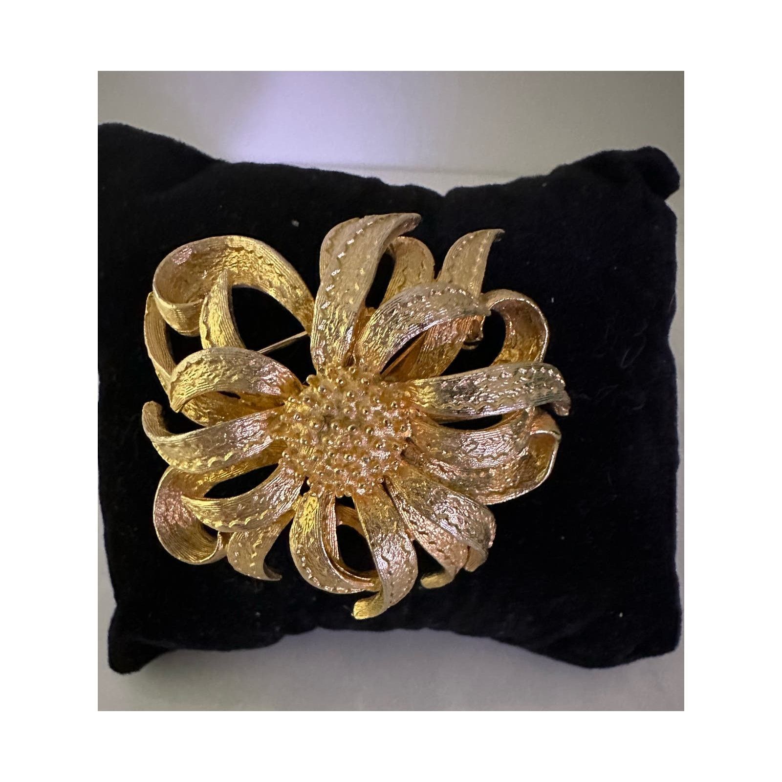 Vintage Gold Tone Flower Sunburst 2” Brooch Pin Atomic Vintage Size ONE SIZE - 2 Thumbnail