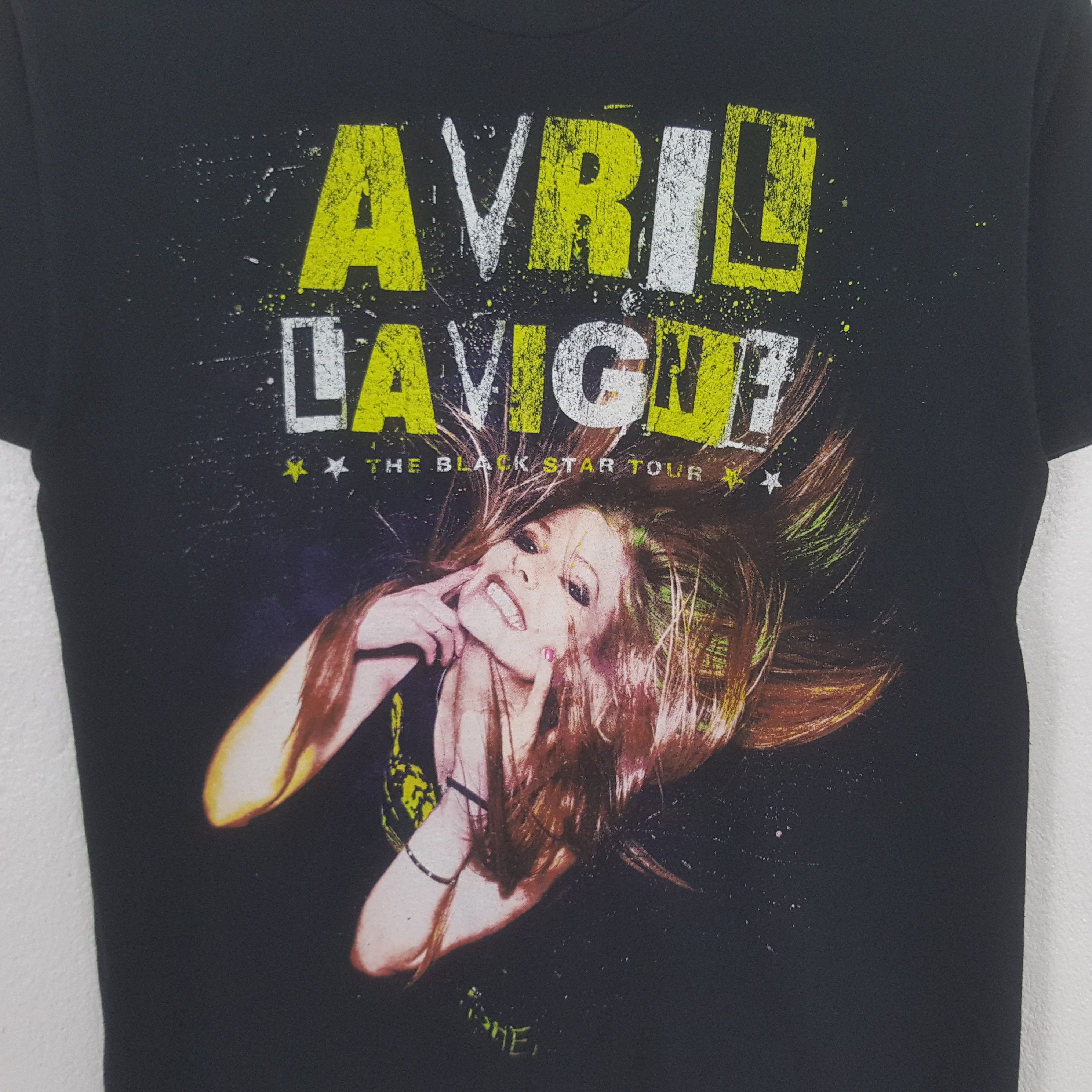 Band Tees Vintage Avril Lavigne Solo Singer Tour Tshirt C312N43 Size US S / EU 44-46 / 1 - 2 Thumbnail