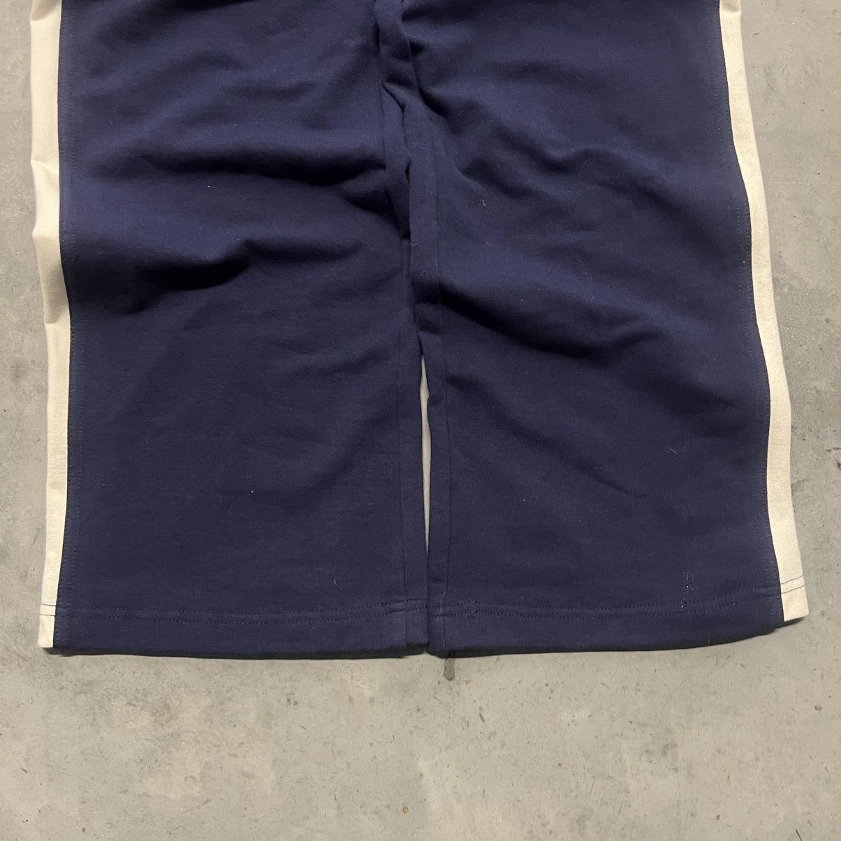 Japanese Brand × Vintage Crazy Vintage Y2K/2000s Baggy Navy Blue Striped Sweatpants ! Size US 34 / EU 50 - 4 Thumbnail