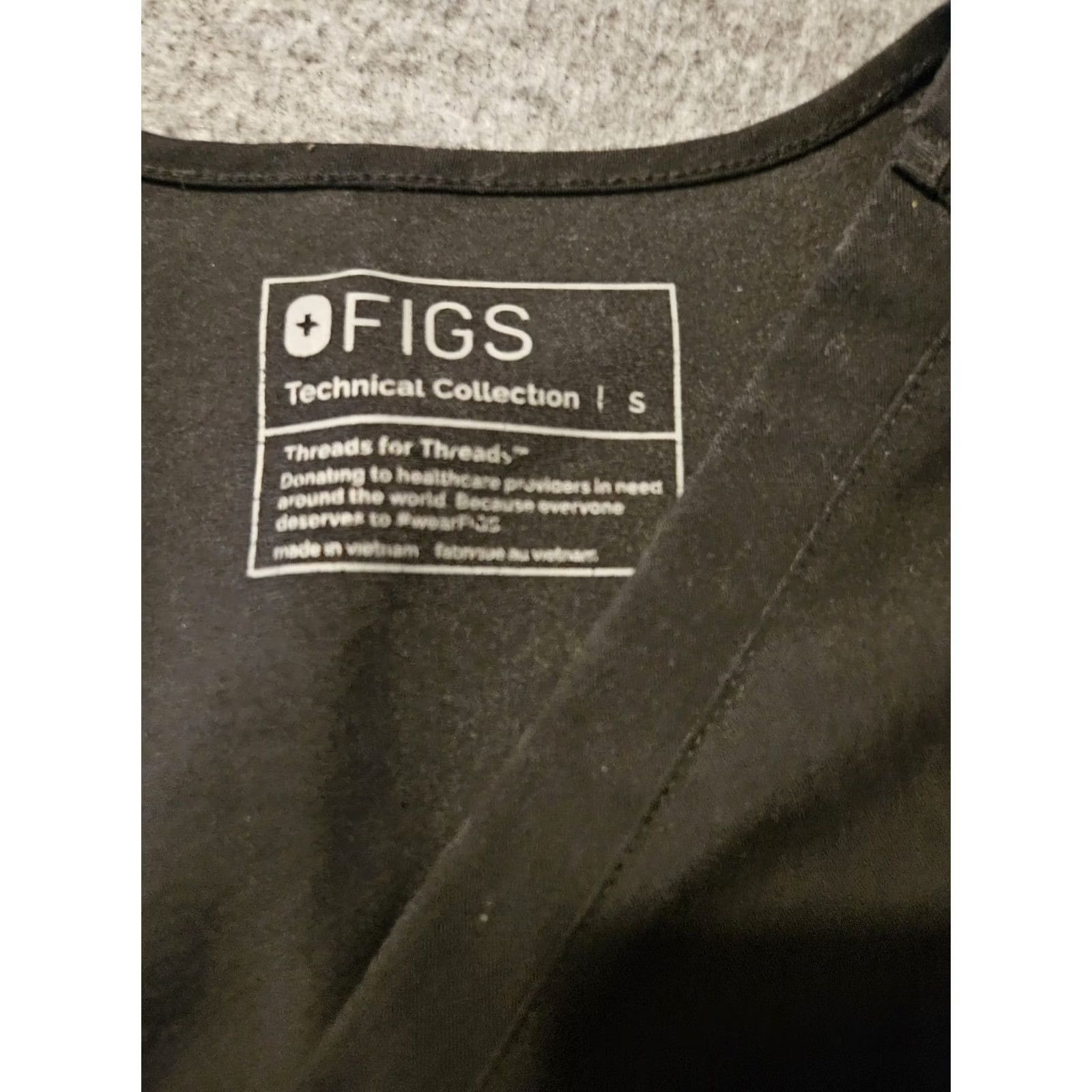 Vintage Figs Technical Collection Top Women's Small Black Short Sleeve V-Neck Size S / US 4 / IT 40 - 2 Thumbnail
