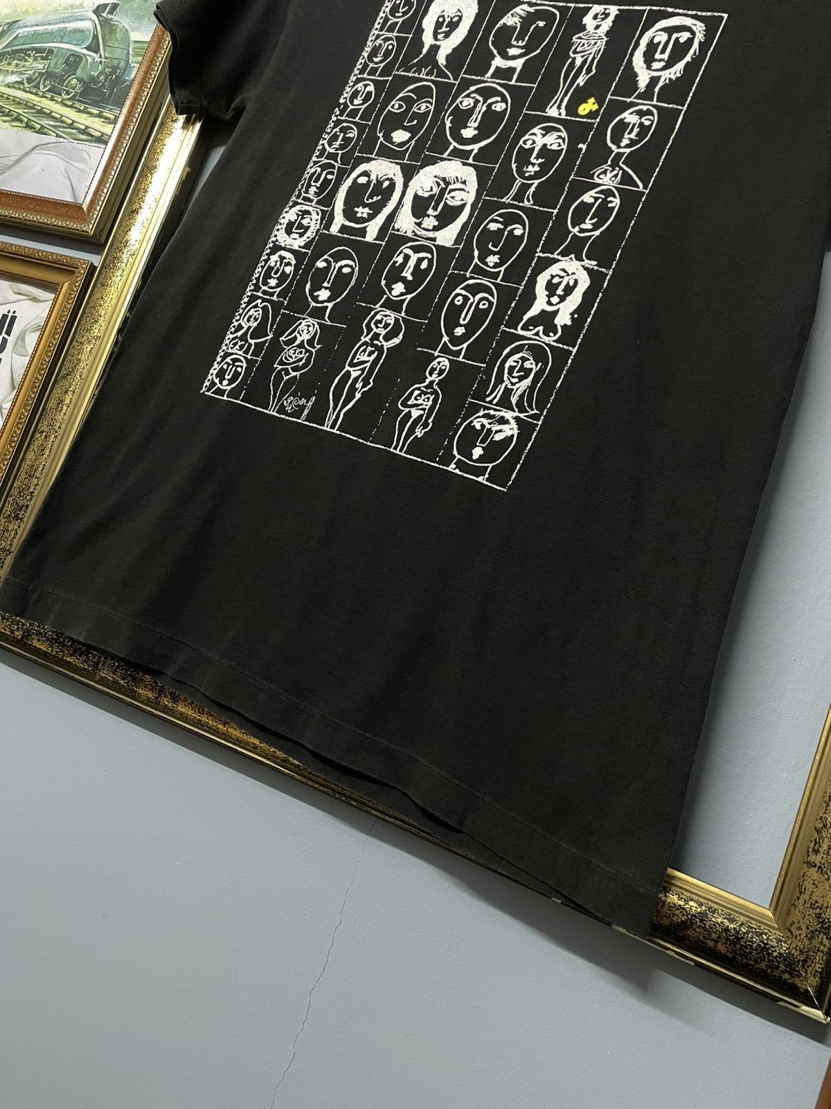 Vintage Vintage 1990s Single Stitch Art Naked Sunfaded Trash Tee Size US S / EU 44-46 / 1 - 5 Thumbnail