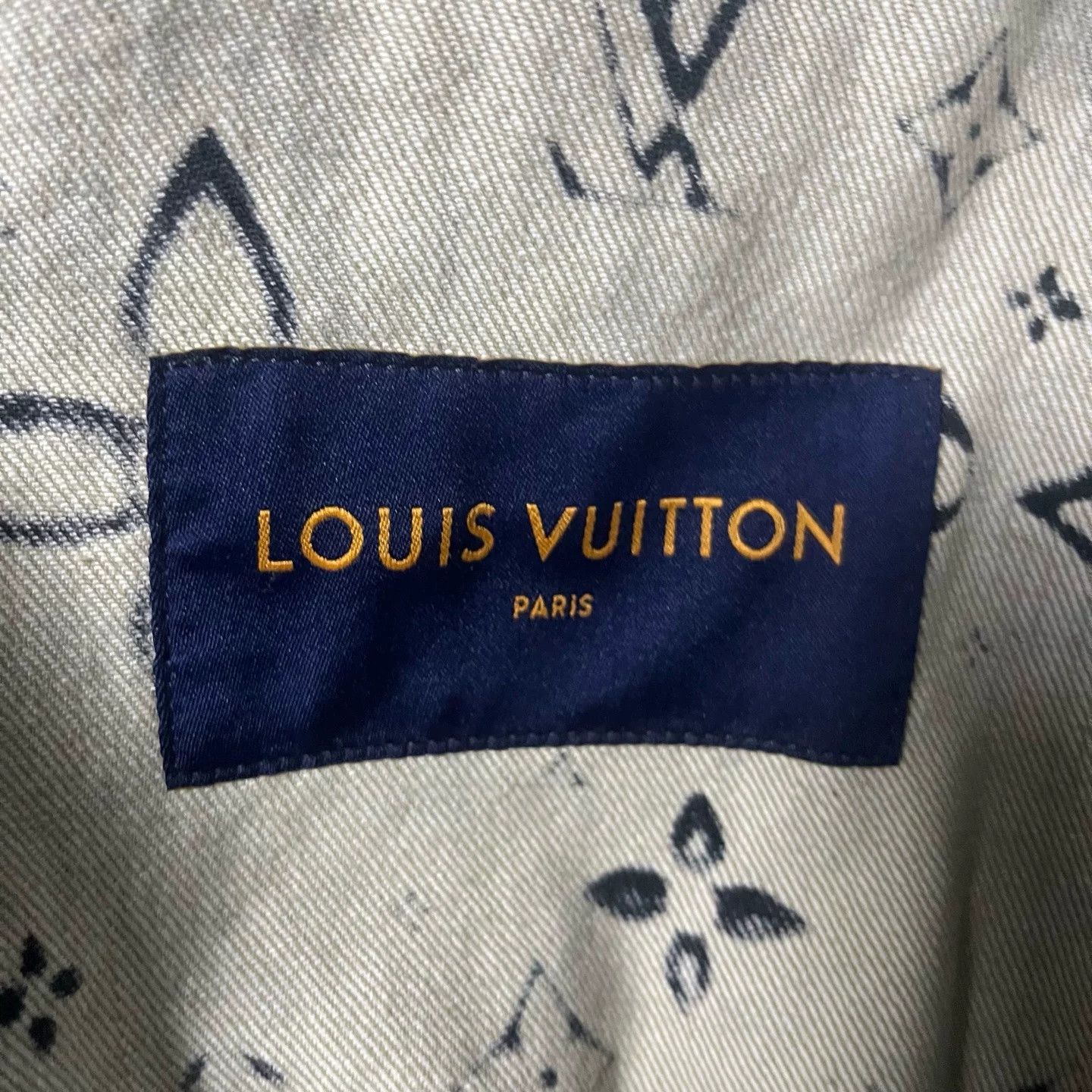Louis Vuitton Louis Vuitton Gray Logo Denim Jacket Size US M / EU 48-50 / 2 - 4 Thumbnail