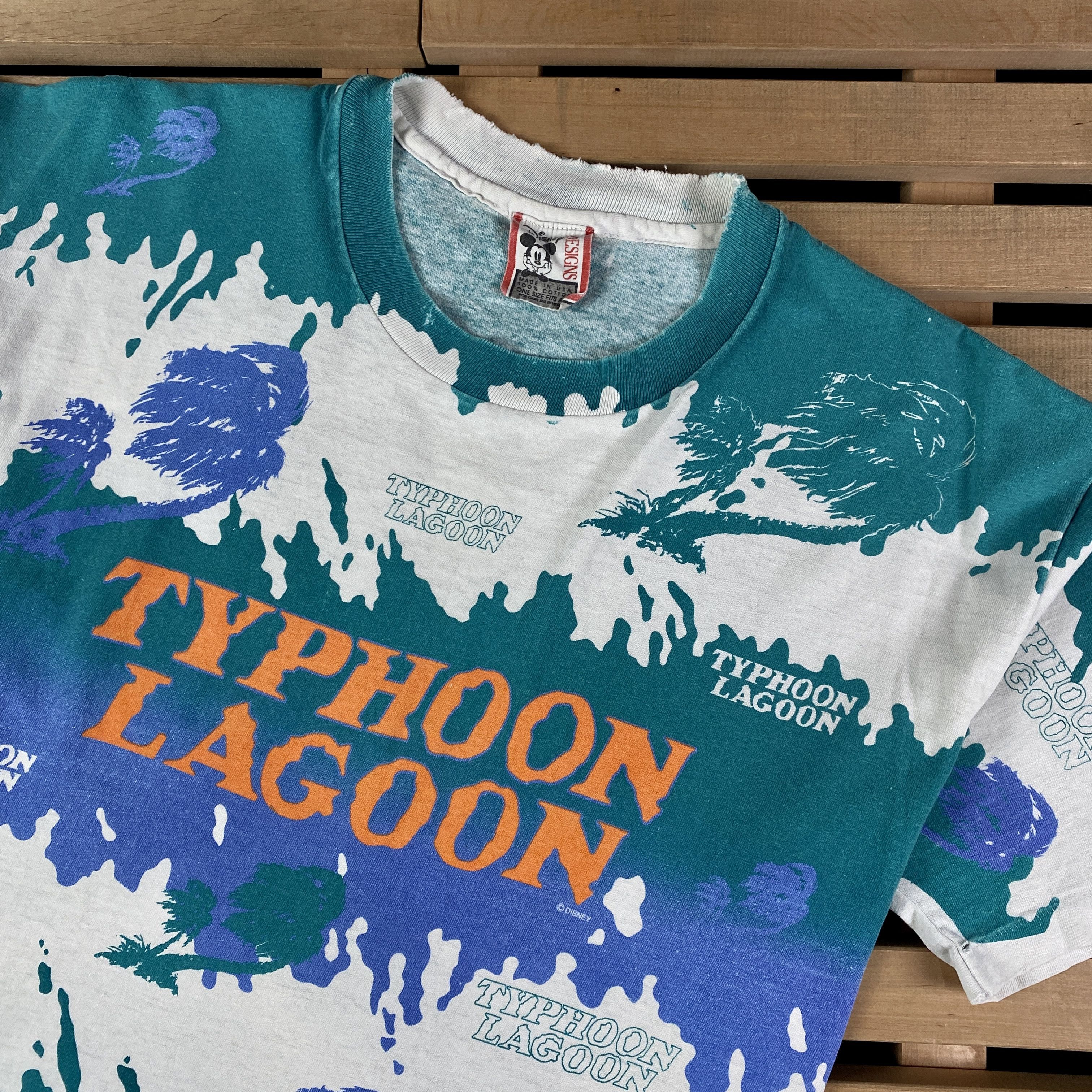 Disney × Vintage Mens Vintage T-Shirt Disney Typhoon Lagoon One Size Size US M / EU 48-50 / 2 - 2 Thumbnail