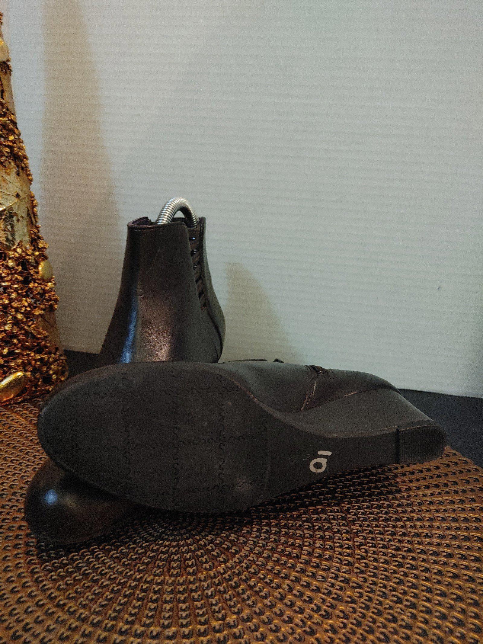 Designer Vaneli Laban Leather Wedge Boots Size 5.5M Size US 5.5 / IT 35.5 - 7 Thumbnail