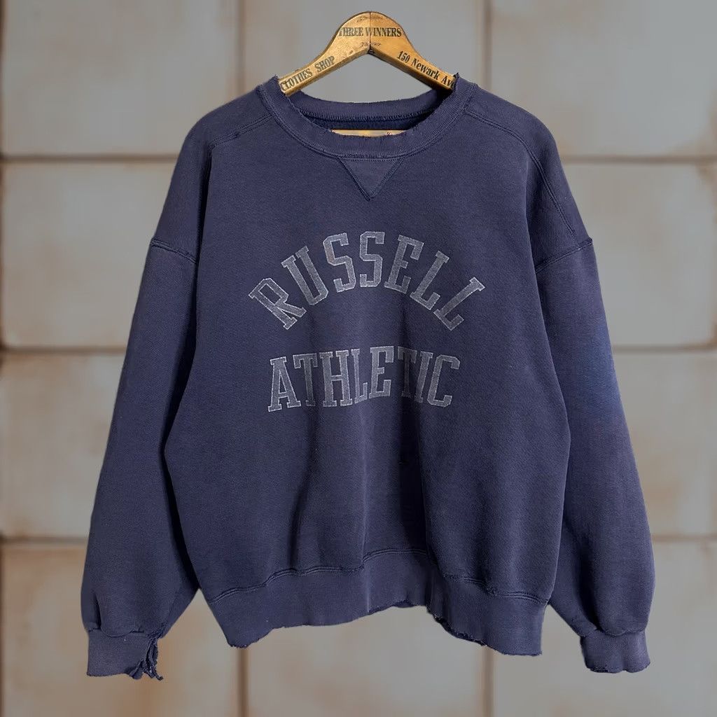 Russell Athletic VTG Russell Athletic Sweatshirt Crew Neck Long Sleeve Fleece Blue XL Pullover Men Distressed Logo PHOTO: 90s/00s/Varsity Size US XL / EU 56 / 4 - 1 Thumbnail