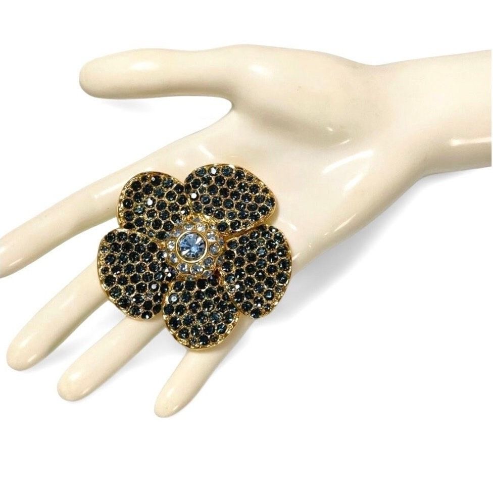 Yves Saint Laurent Vintage Yves Saint Laurent nice and heavy flower brooch Size ONE SIZE - 6 Thumbnail
