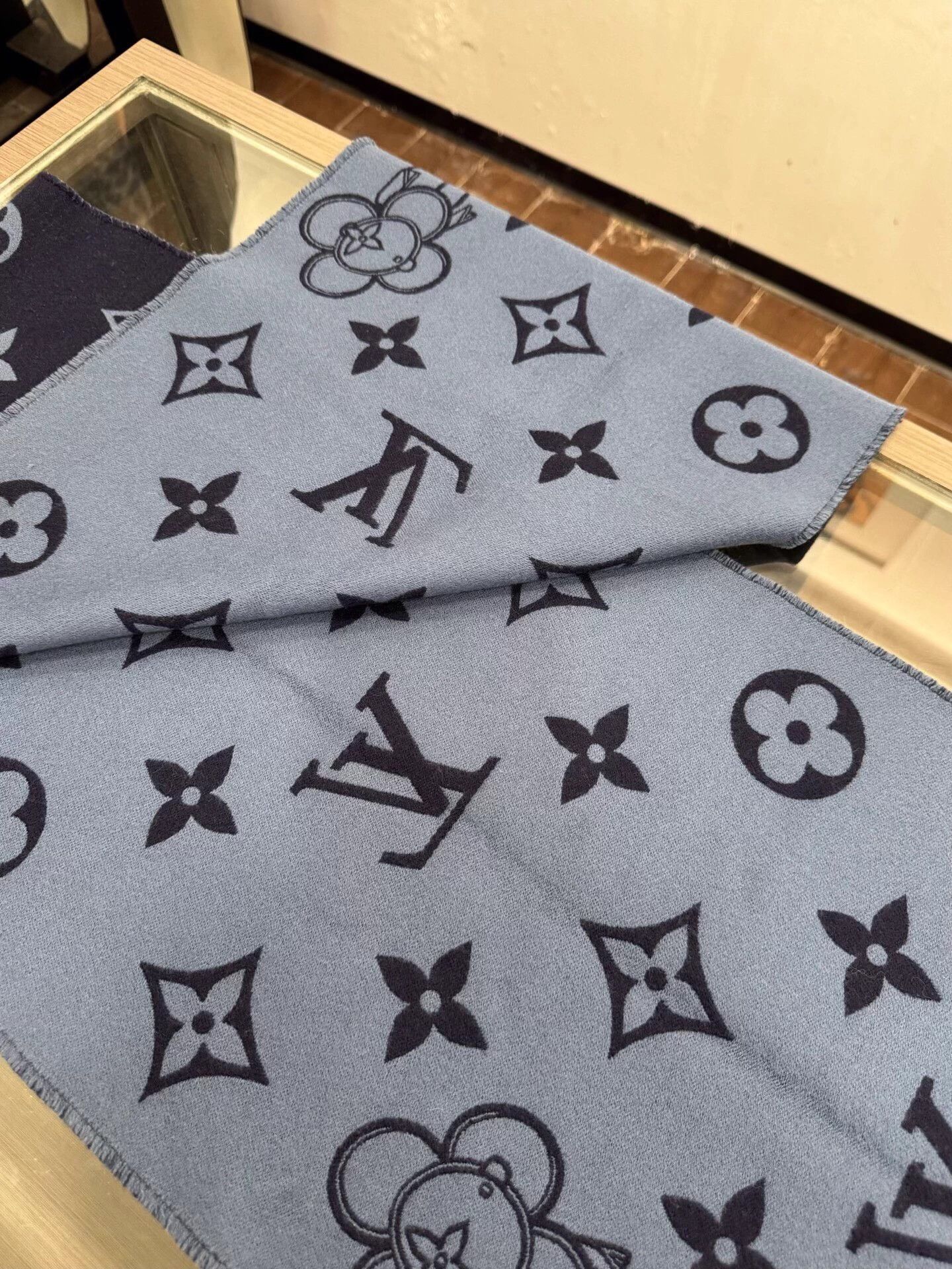 Louis Vuitton LV Vivienne blue allover wool scarf new with box Size ONE SIZE - 6 Thumbnail