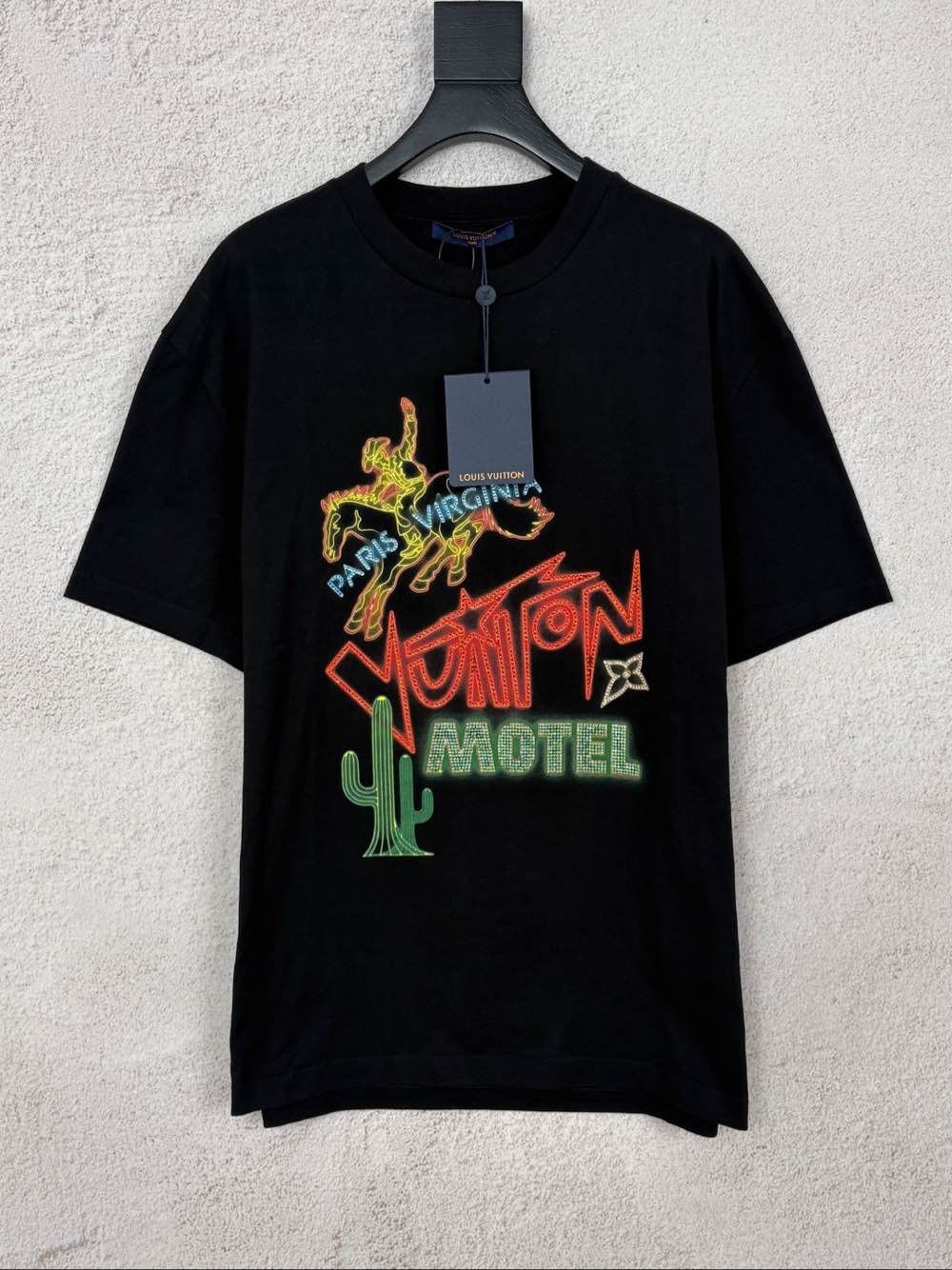 Louis Vuitton Louis Vuitton Motel Graphic T-Shirt Size L Size US L / EU 52-54 / 3 - 1 Thumbnail