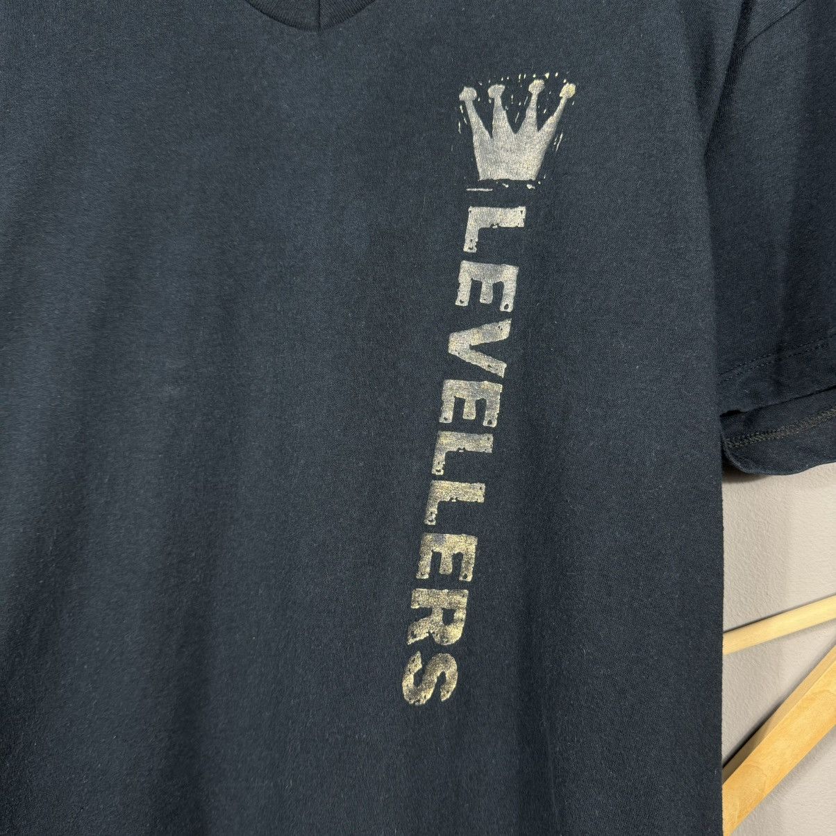 Band Tees × Vintage Vintage 90s Levellers “King Of All Time” V-Neck T-shirt Size US L / EU 52-54 / 3 - 3 Thumbnail