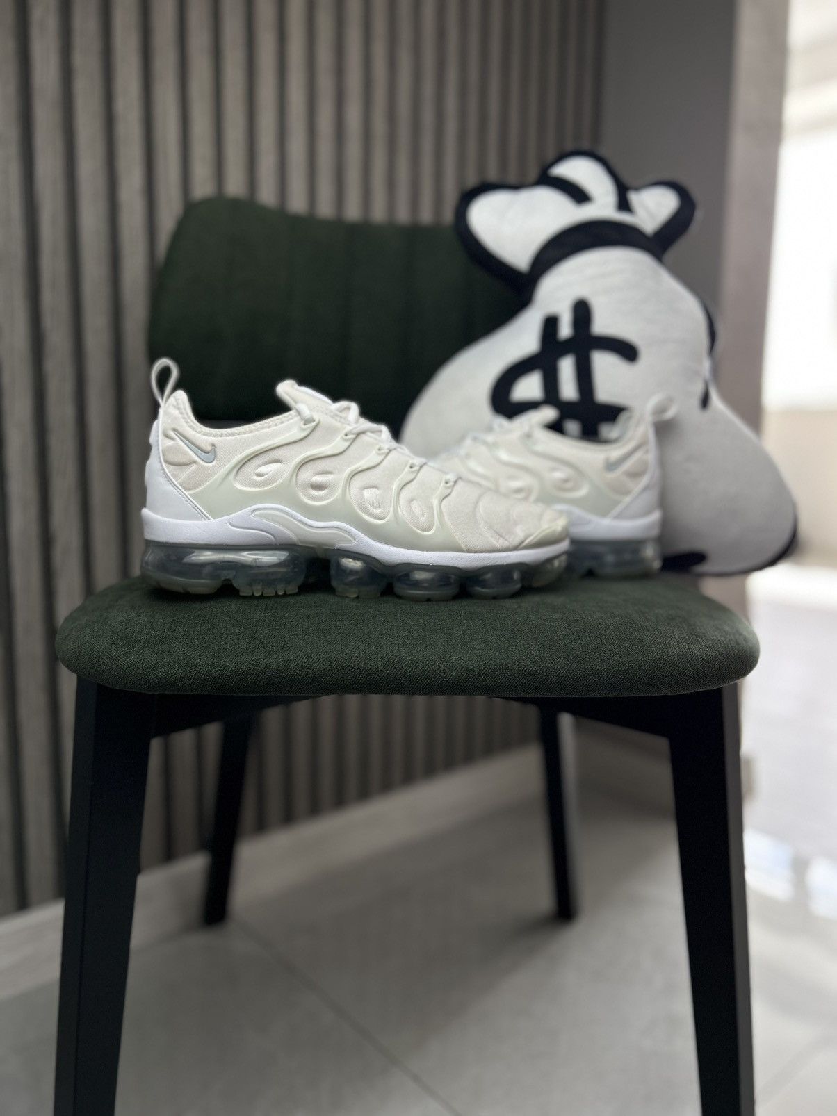 NIKE VAPORMAX PLUS TN