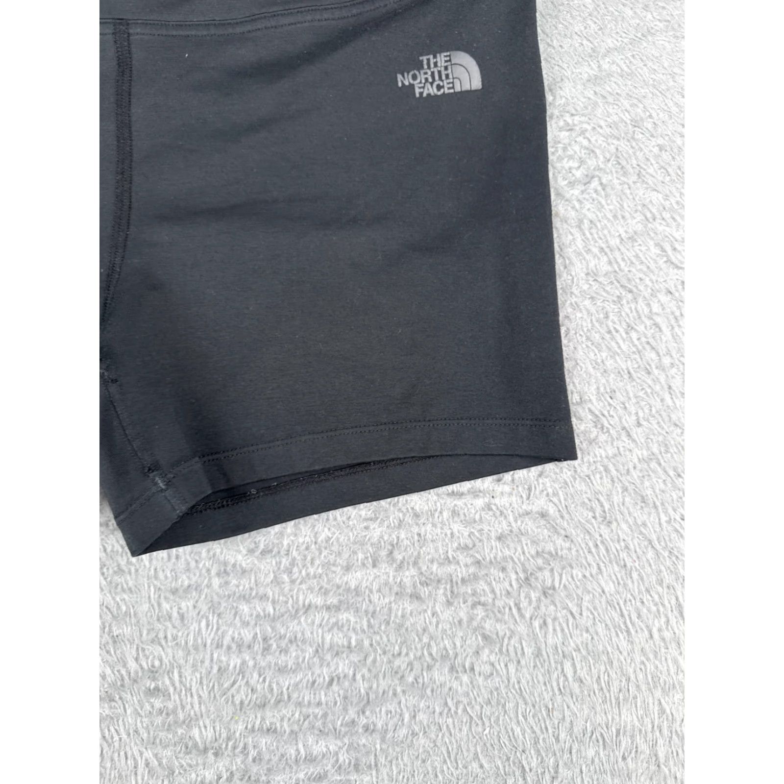 The North Face The North Face Shorts Womens Large Black Sweat Polyester Blend Run Gym READ ME Size 36" / US 14 / IT 50 - 2 Thumbnail