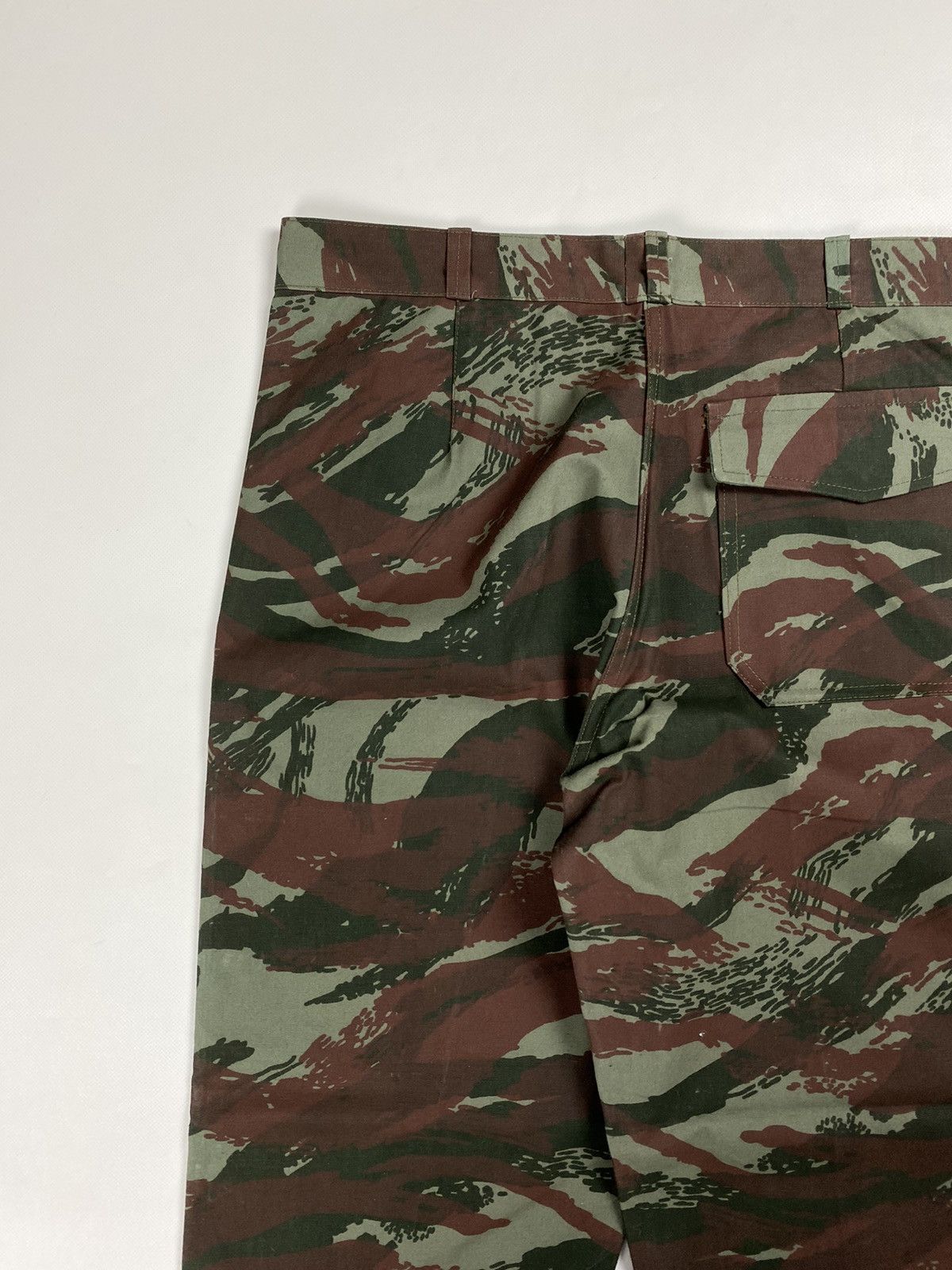 Vintage Vintage men’s Ailee Zipper Camo Hunting Pants Trousers Size US 31 - 22 Thumbnail