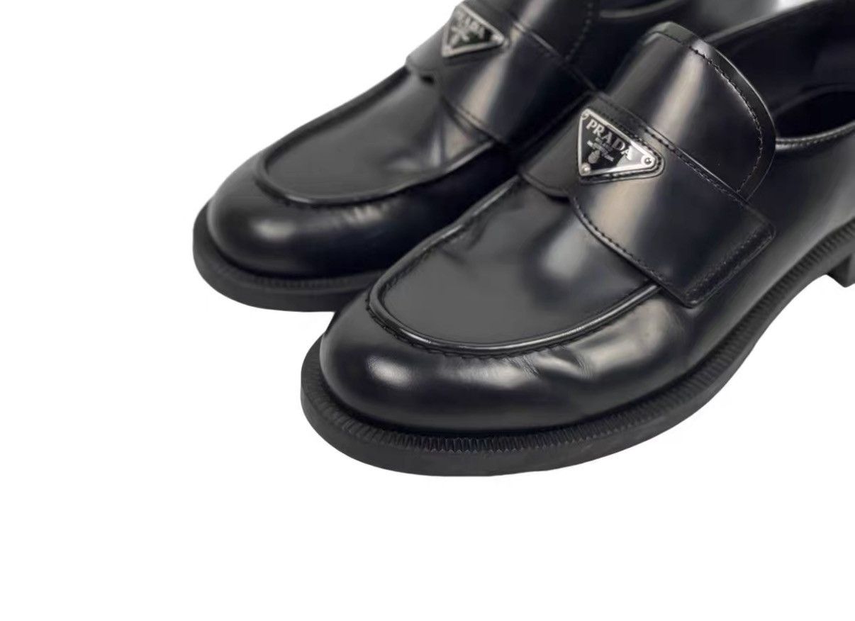 Prada Prada Monolith Classic Triangle Logo Loafers J31 Size US 9 / EU 42 - 2 Thumbnail