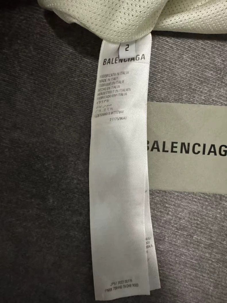 Balenciaga Balenciaga White padded jacket Size US M / EU 48-50 / 2 - 4 Thumbnail