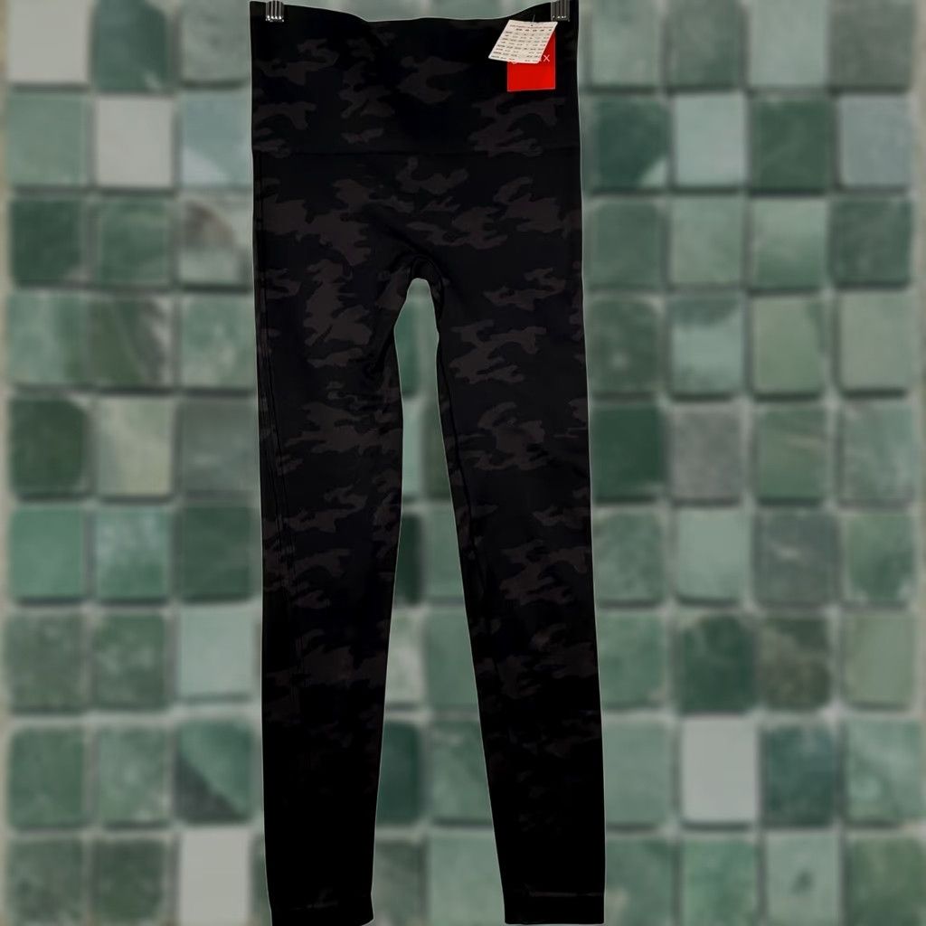 Spanx Spanx Look at Me Now Leggings Black Camo Seamless Shaping High Rise M Regular Women XS-XL? Size 32" / US 10 / IT 46 - 1 Thumbnail
