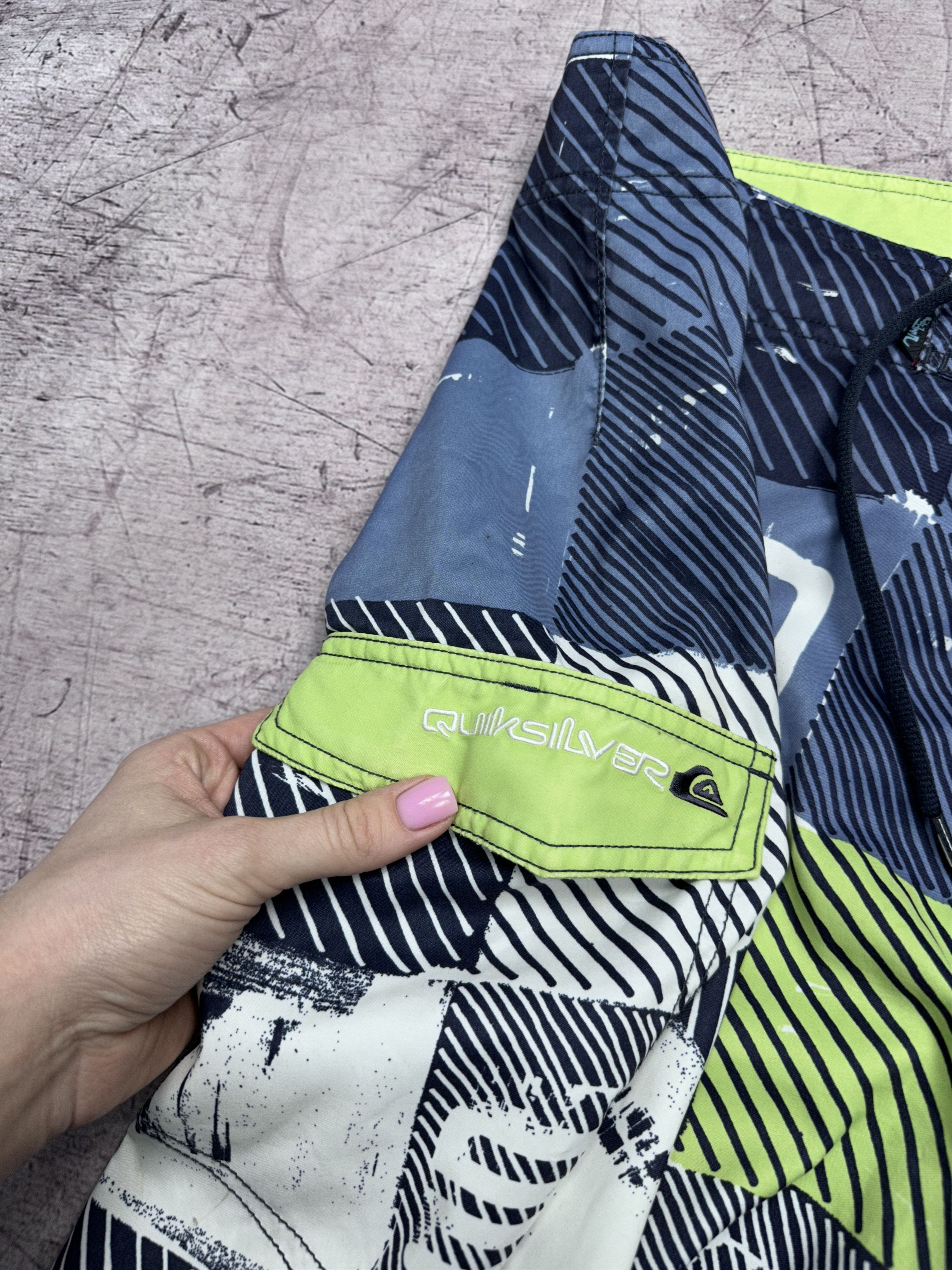 Quiksilver Quiksilver Vintage Mens Surf Style Swimming Shorts Size US 36 / EU 52 - 7 Thumbnail