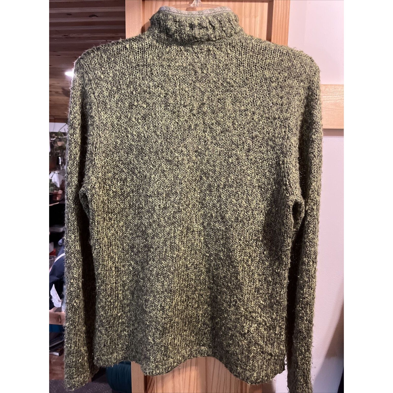 Woolrich Woolen Mills Woolrich VTG Women’s M Olive Green Wool Ramie Blend Sweater Size M / US 6-8 / IT 42-44 - 12 Thumbnail