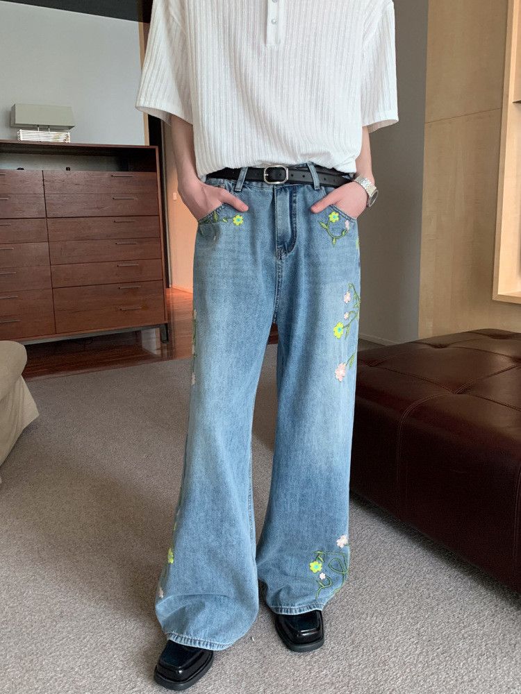 Japanese Brand Men's Washed & Distressed Loose Jeans with Floral Embroidery Size US 32 / EU 48 - 1 Thumbnail