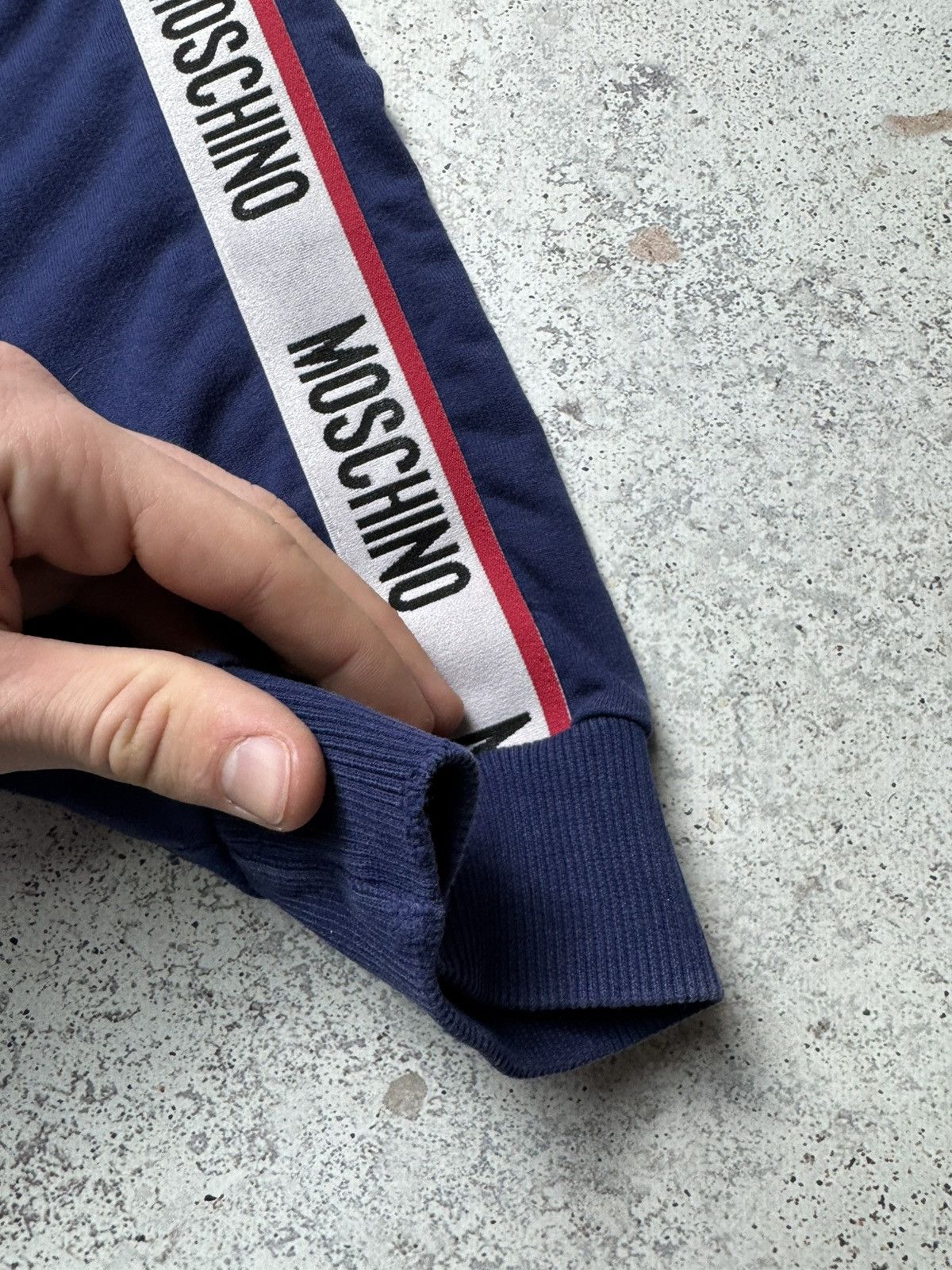 Moschino × Vintage Moschino Men's Logo-tape Crew Sweatshirt Blue M Size US M / EU 48-50 / 2 - 6 Thumbnail
