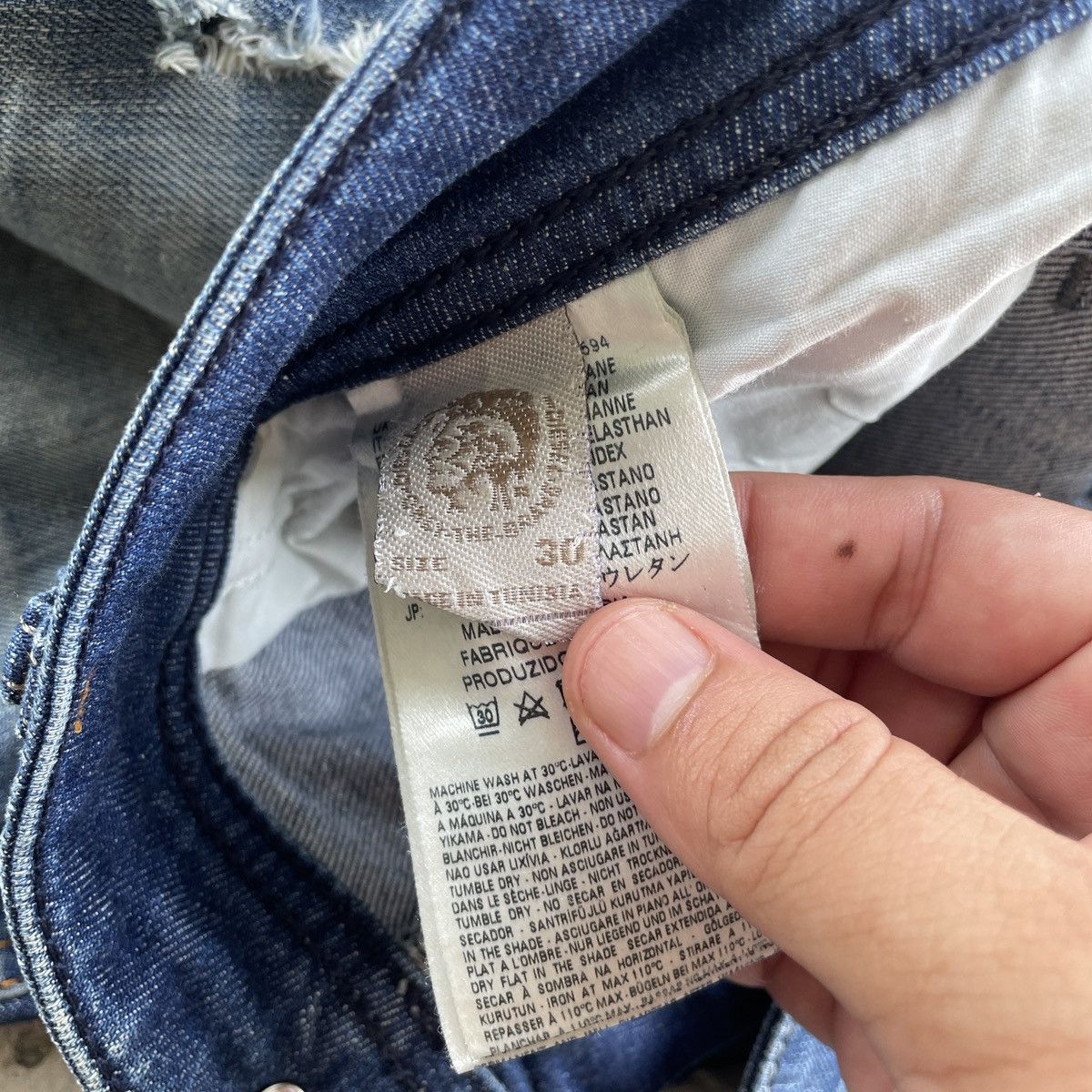 Diesel Vintage Diesel Industry Distressed Jeans Denim Faded Pants Size US 32 / EU 48 - 9 Thumbnail