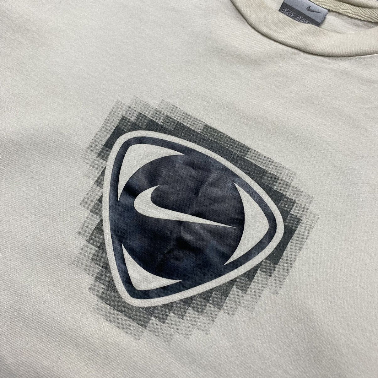 Vintage Vintage Nike Big Logo Swoosh 00’s Oversized tee Size US M / EU 48-50 / 2 - 3 Thumbnail