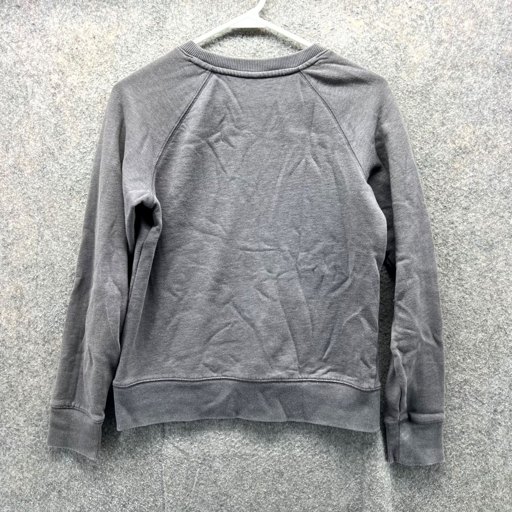 Under Armour VINTAGE Under Armour Sweatshirt Logo Pocket Fleece Womens Small Gray Pullover Crew Neck Long Sleeve Size S / US 4 / IT 40 - 2 Thumbnail