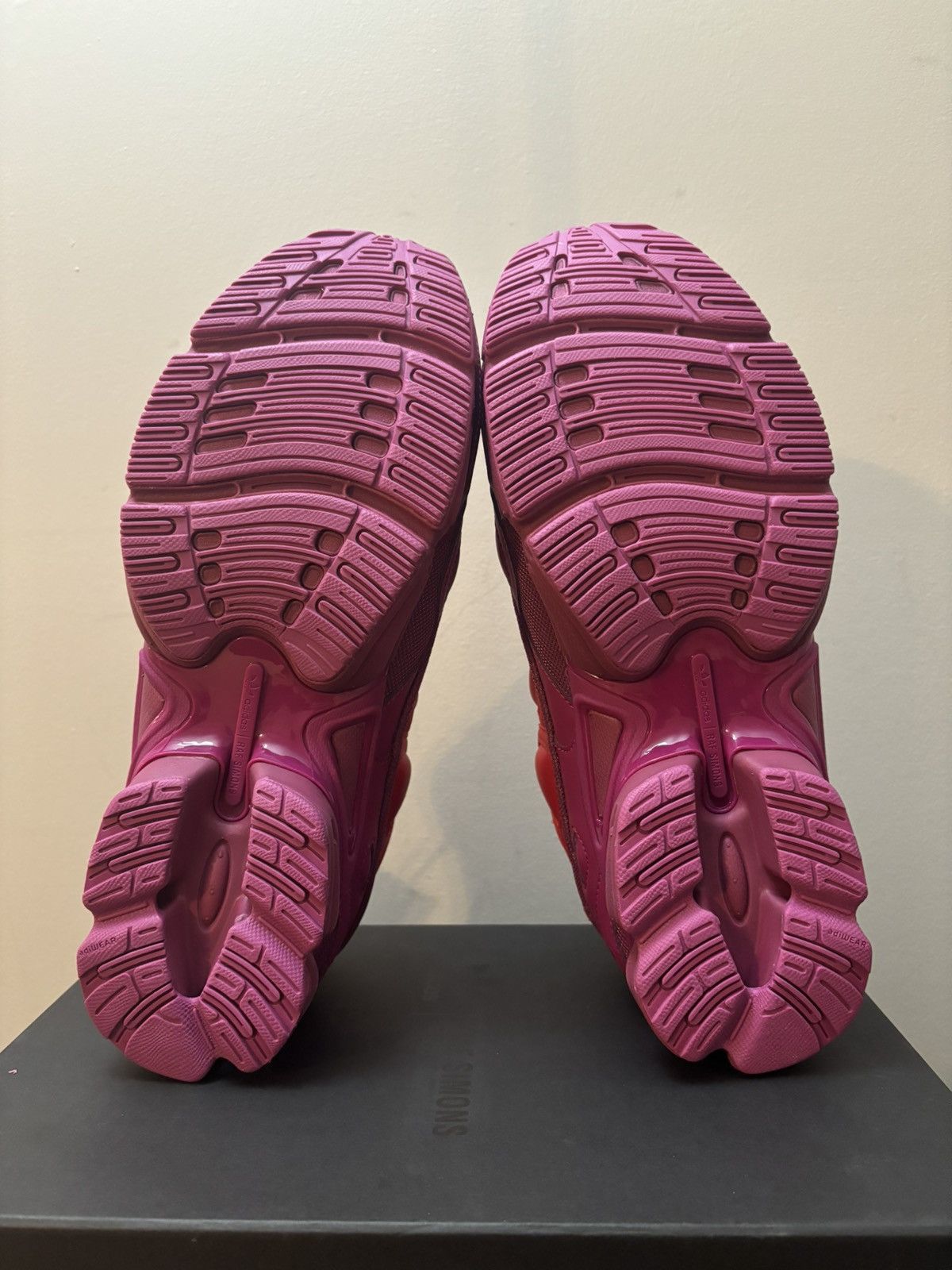 Adidas × Raf Simons adidas Raf Simons Ozweego Glory Collegiate Red Purple Size US 9.5 / EU 42-43 - 6 Thumbnail