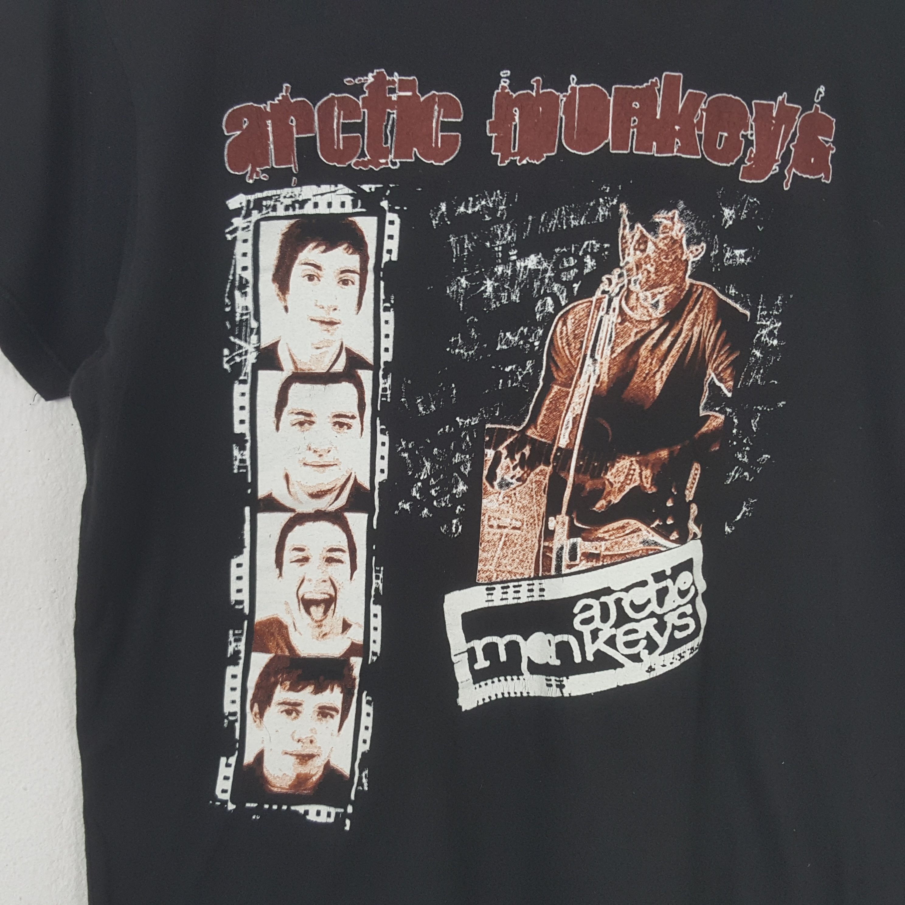 Band Tees Vintage Arctic Monkeys American Rock Band Tshirt Size US S / EU 44-46 / 1 - 2 Thumbnail