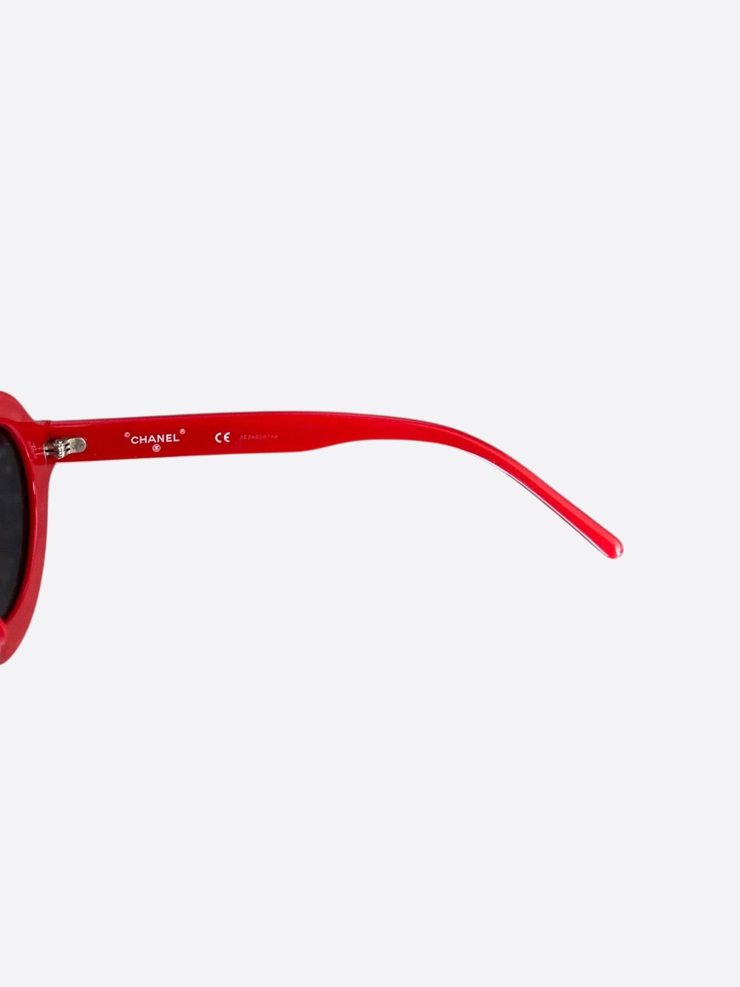 Chanel Chanel Pharrell Red & White Round Sunglasses Size ONE SIZE - 5 Thumbnail