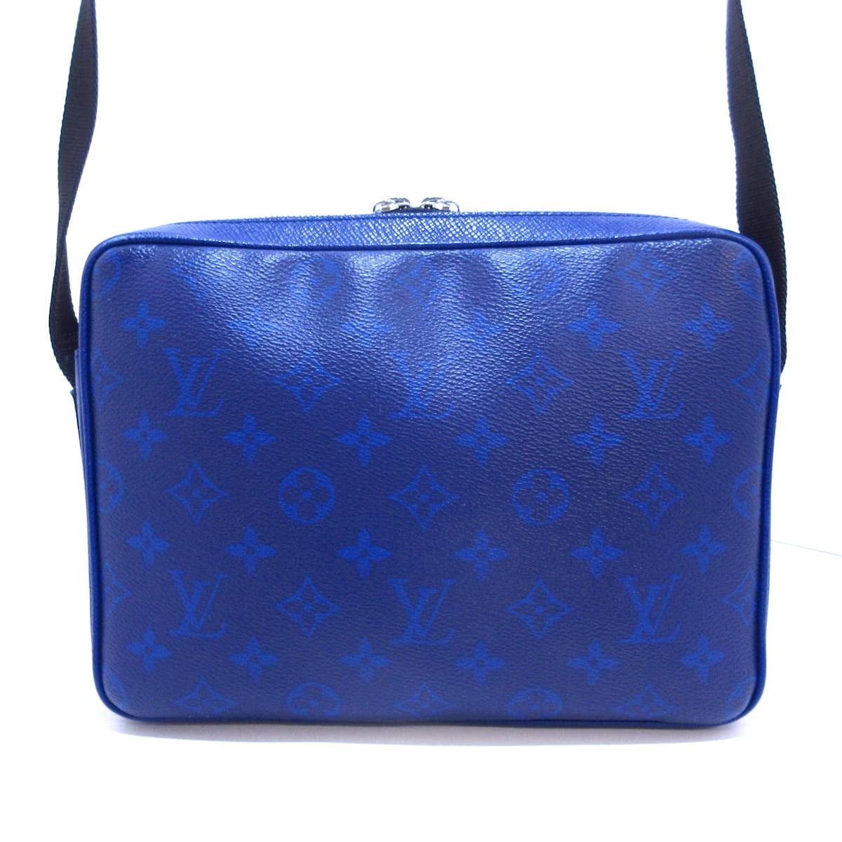 Louis Vuitton Taigarama Outdoor Messenger PM Shoulder Bag M30242 | Grailed