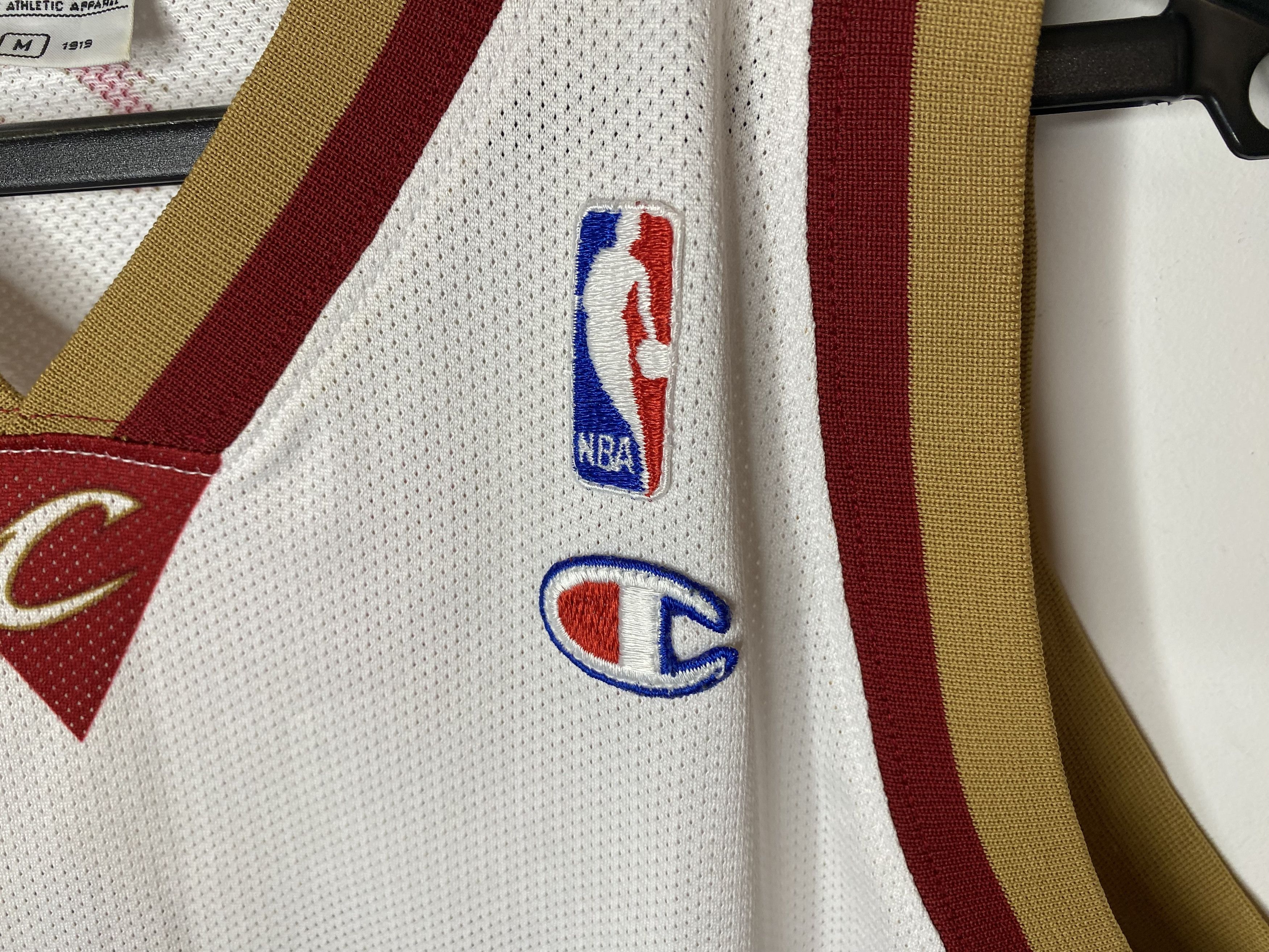 Champion JAMES #23 CLEVELAND CAVALIERS 2003 BASKETBALL JERSEY SHIRT Size US M / EU 48-50 / 2 - 5 Thumbnail