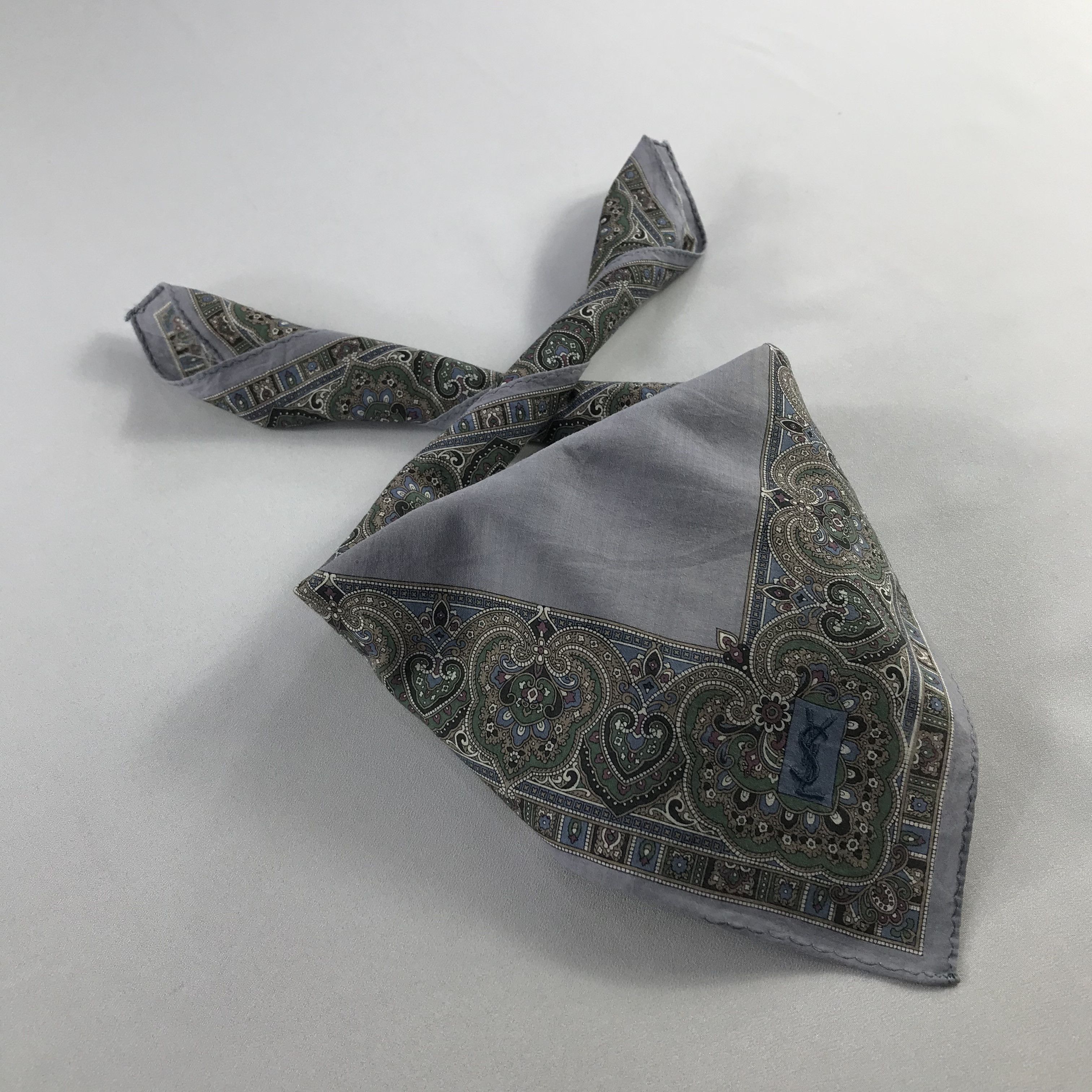 Yves Saint Laurent Yves Saint Laurent Handkerchief / Bandana / Neckerchief C703 Size ONE SIZE - 2 Thumbnail