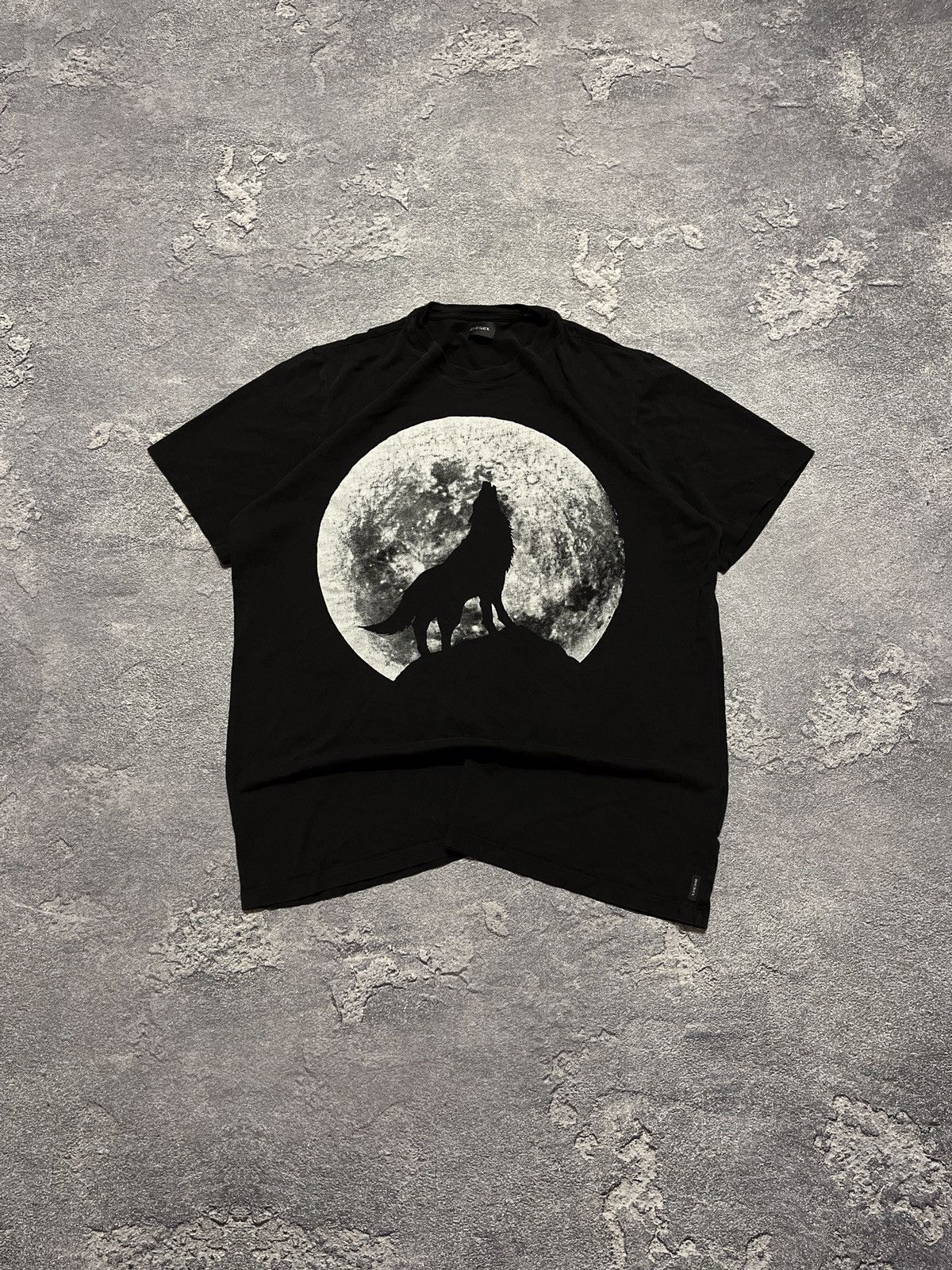 Vintage Diesel Moon Wolfs Gothic Logo Tee Size US XL / EU 56 / 4 - 1 Thumbnail