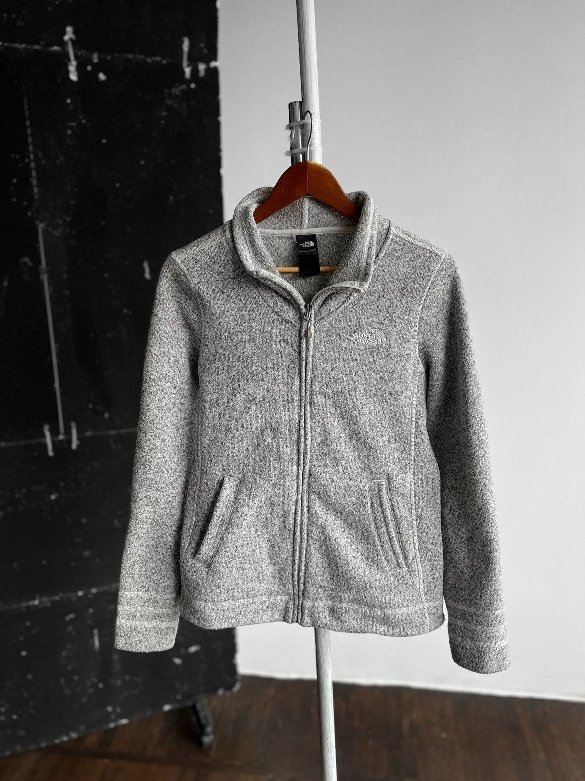 The North Face The North Face Womens Gray Full Zip Fleece Jacket Outdoor Size M / US 6-8 / IT 42-44 - 1 Thumbnail
