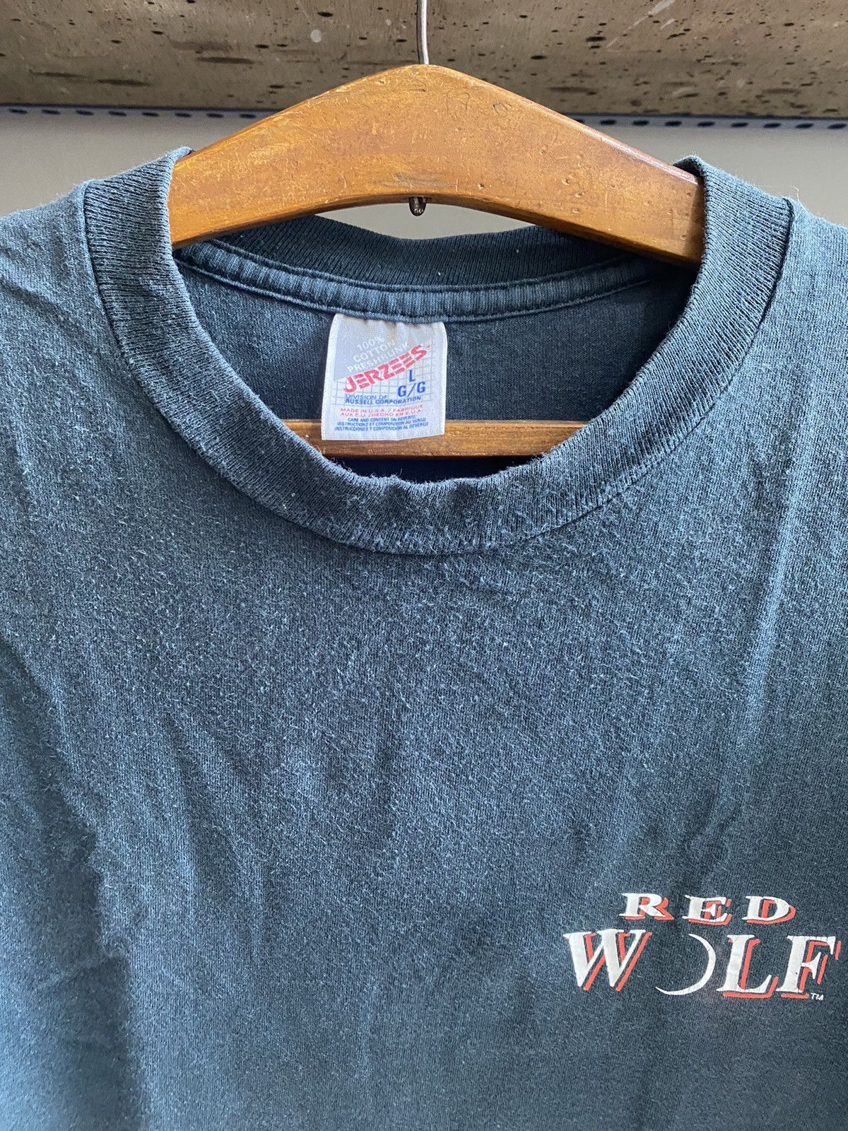 Vintage RED WOLF TSHIRT Size US L / EU 52-54 / 3 - 5 Thumbnail