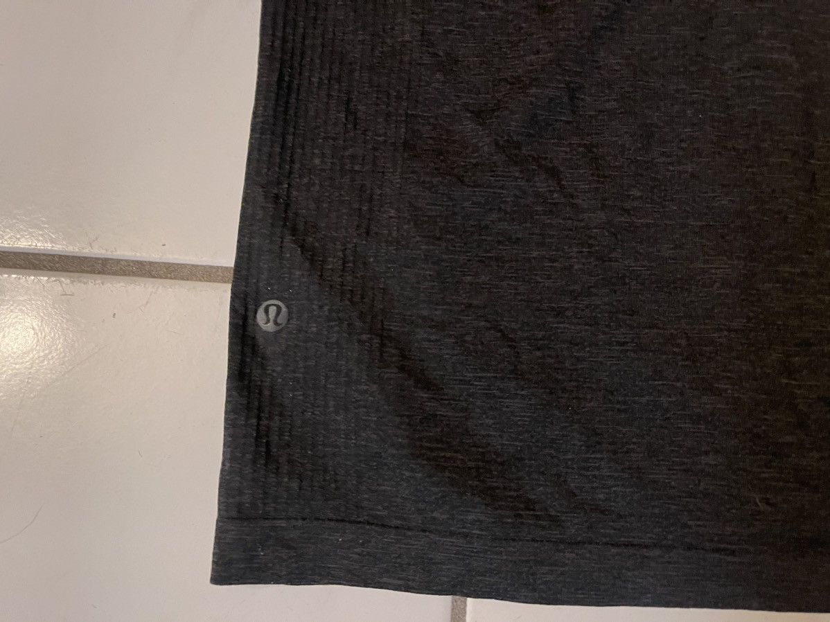 Lululemon Lululemon Shirt Mens Large Metal Vent Tech Polo Shirt NBA Size US L / EU 52-54 / 3 - 8 Thumbnail