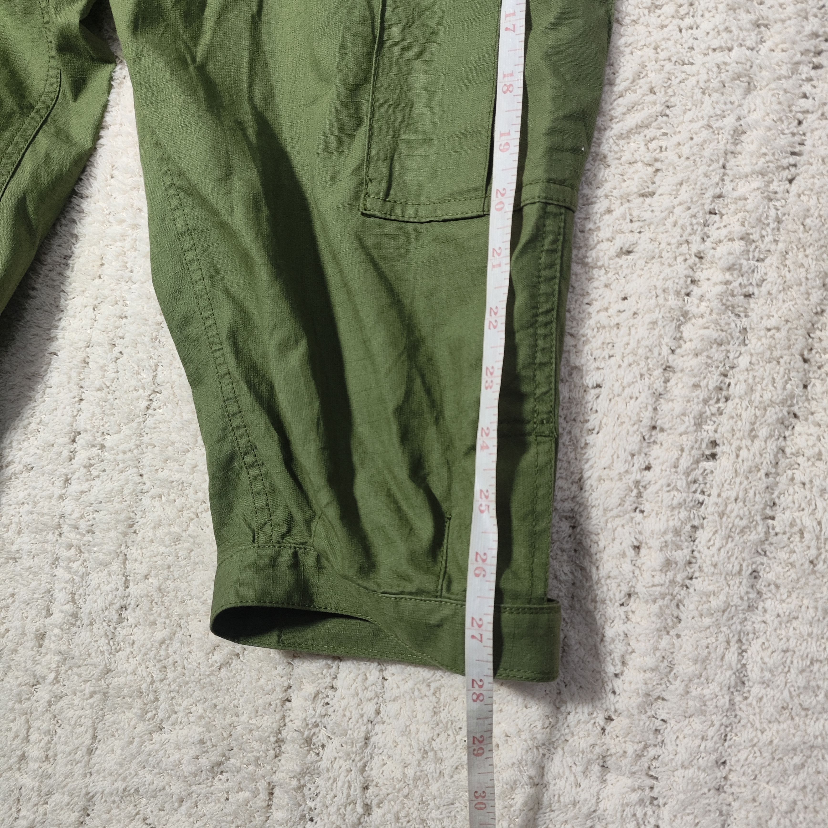Bape Bape Fur Back Pocket Cargo Shorts Size US 32 / EU 48 - 13 Thumbnail