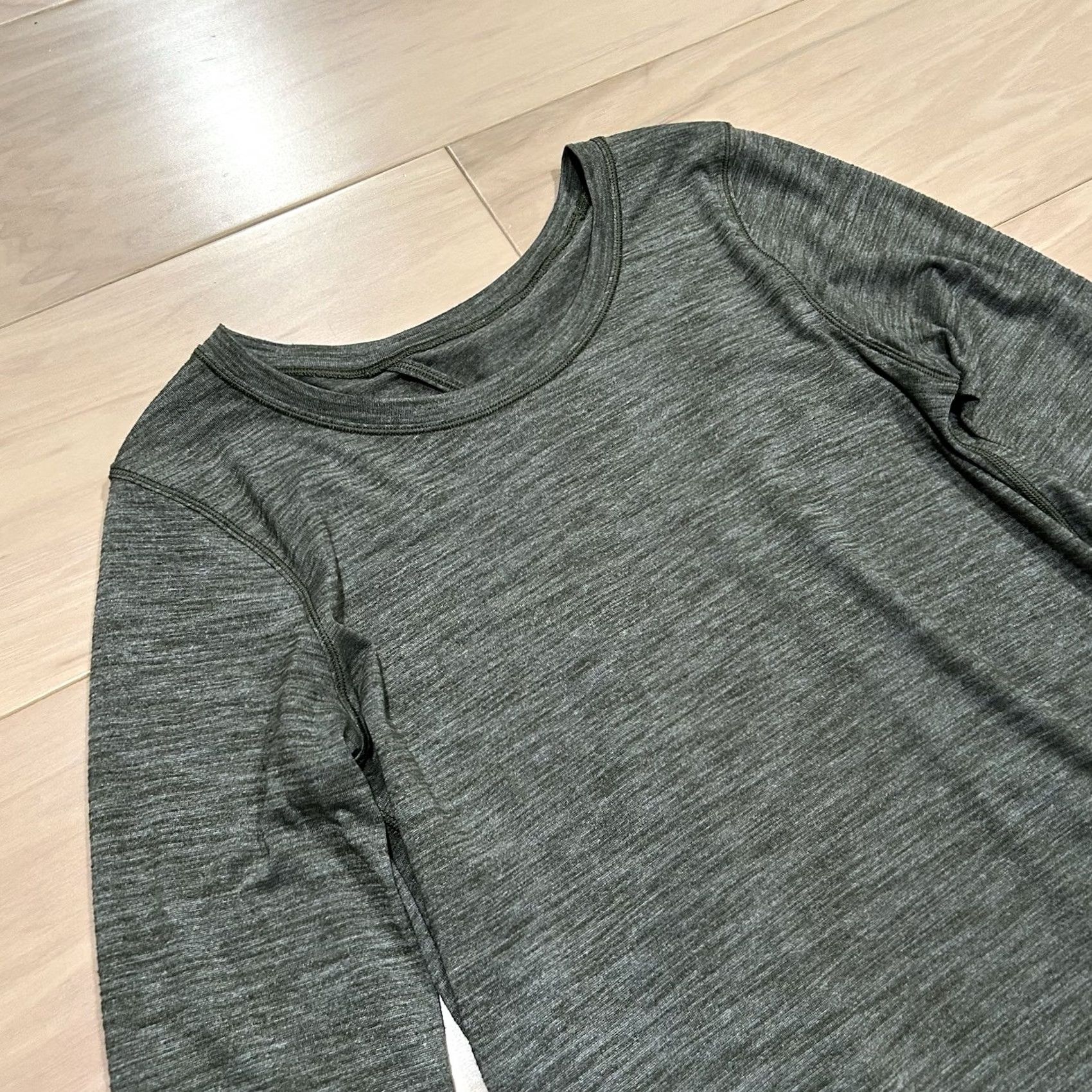 Lululemon Lululemon Beat The Heat Open Back Shirt Long Sleeve Women’s 6 Size M / US 6-8 / IT 42-44 - 2 Thumbnail