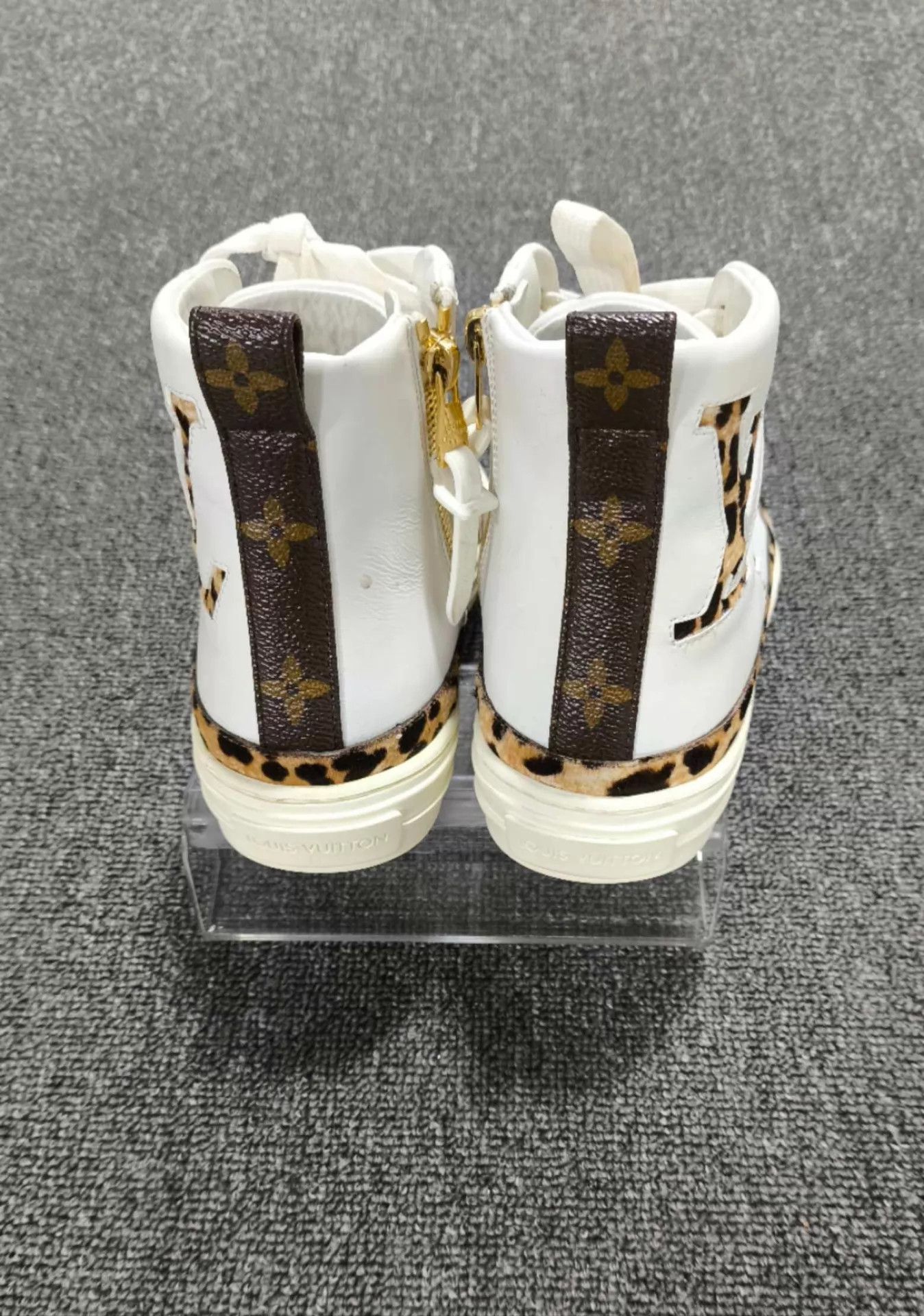 Louis Vuitton LV Women's White Leopard Print Logo High Top 37.5 Size US 7 / IT 37 - 5 Thumbnail