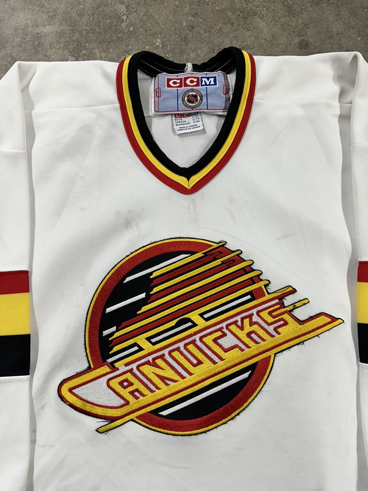 Ccm Vintage 90s CCM Vancouver Canucks Flying Skate Jersey Size US XS / EU 42 / 0 - 4 Thumbnail