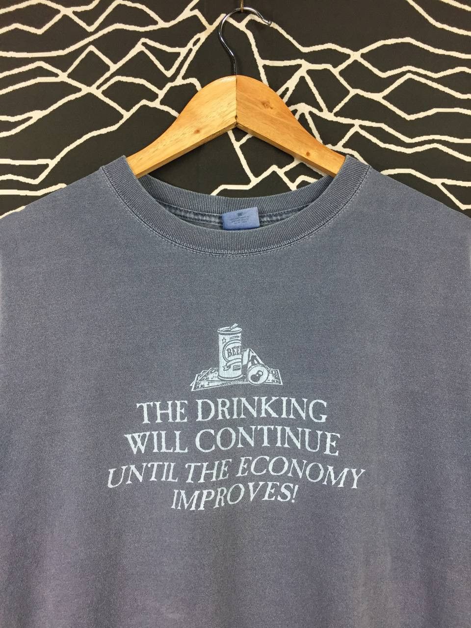 Vintage Vtg Drinking Will Continue Until Economy Improves Humor Tee Size US M / EU 48-50 / 2 - 3 Thumbnail