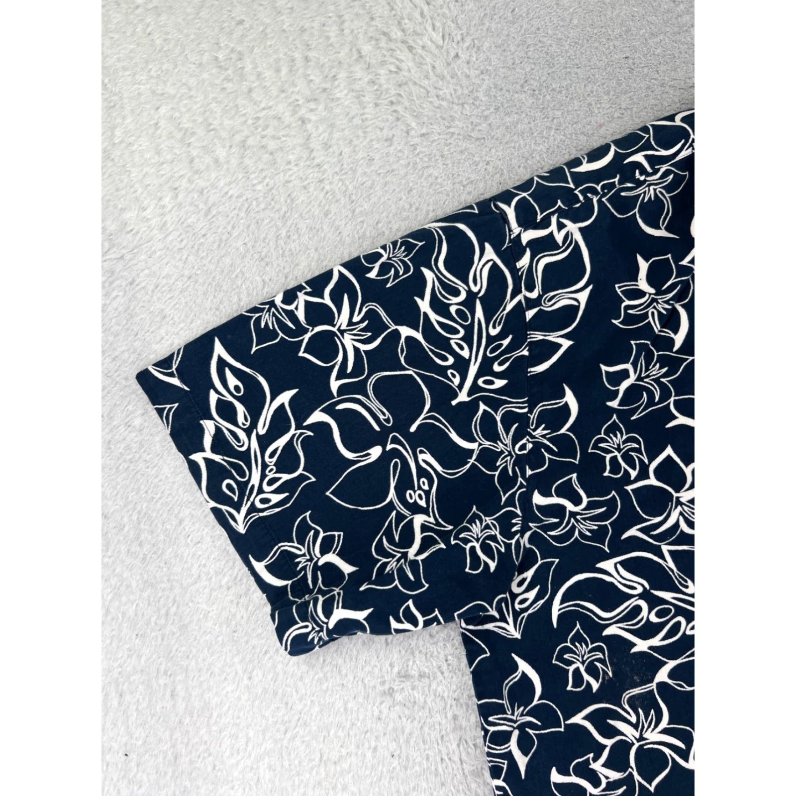 Vintage Island Tropics Button-Up Shirt Adult Large Blue Floral Palm Pattern Cotton Hawaiian Size US 33 - 3 Thumbnail