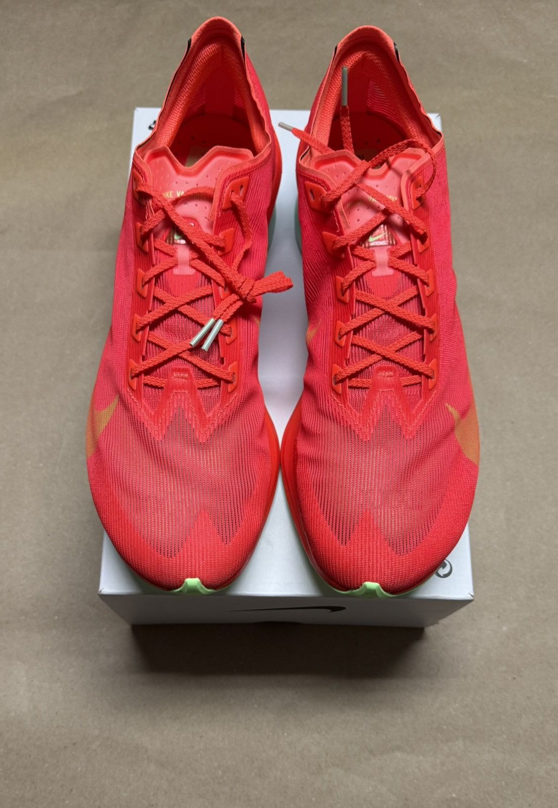 Nike Nike Zoom X Vaporfly Next 4% Bright Crimson Men’s 15 NEW! Size US 15 / EU 48 - 3 Thumbnail