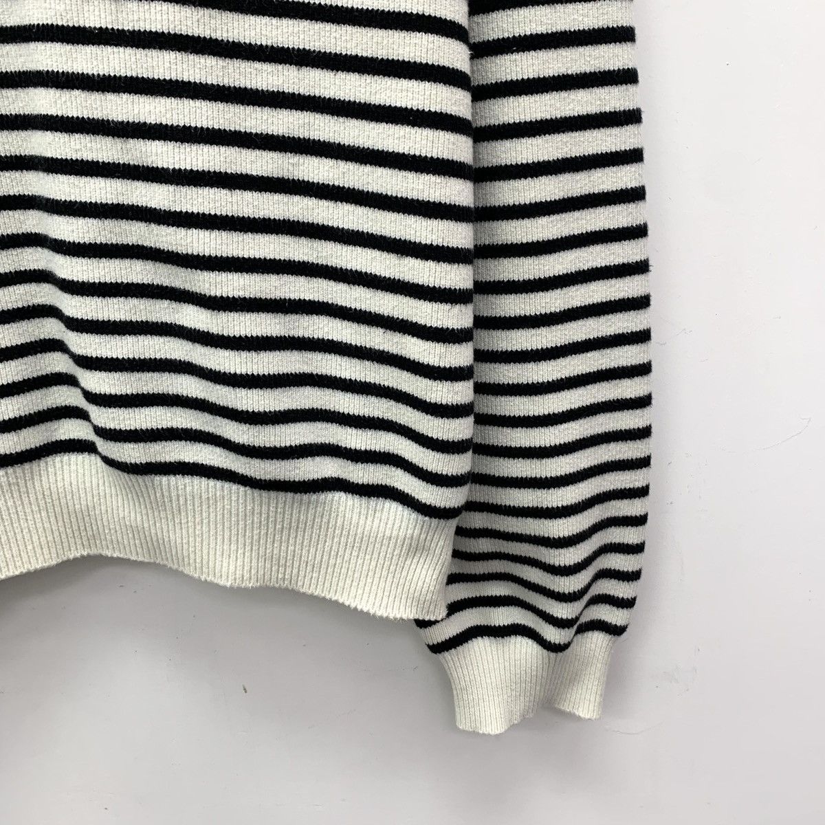 Celine Celine Striped Side Button Long Sleeve Knit Sweater K26WX Size XL / US 12-14 / IT 48-50 - 4 Thumbnail