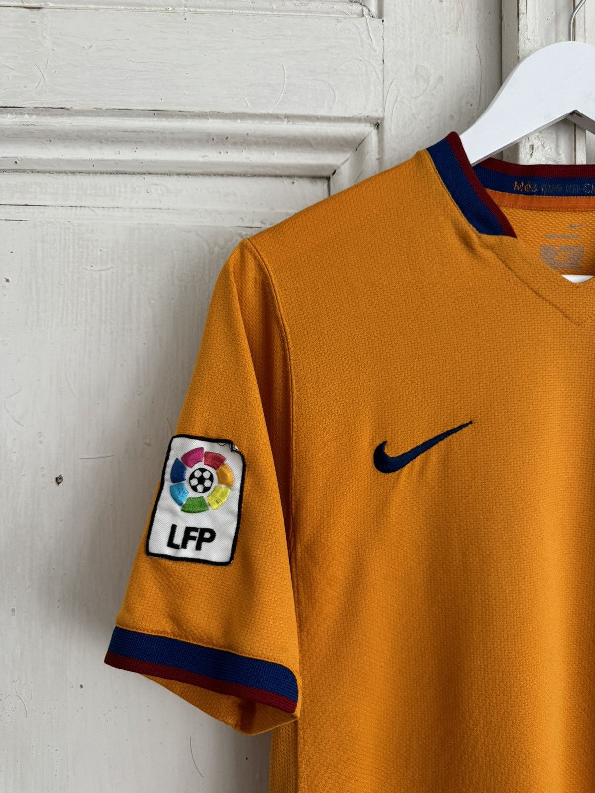 Nike × Vintage Nike Vintage Barcelona 19 Messi 2006 2007 Away Jersey Size US S / EU 44-46 / 1 - 7 Thumbnail